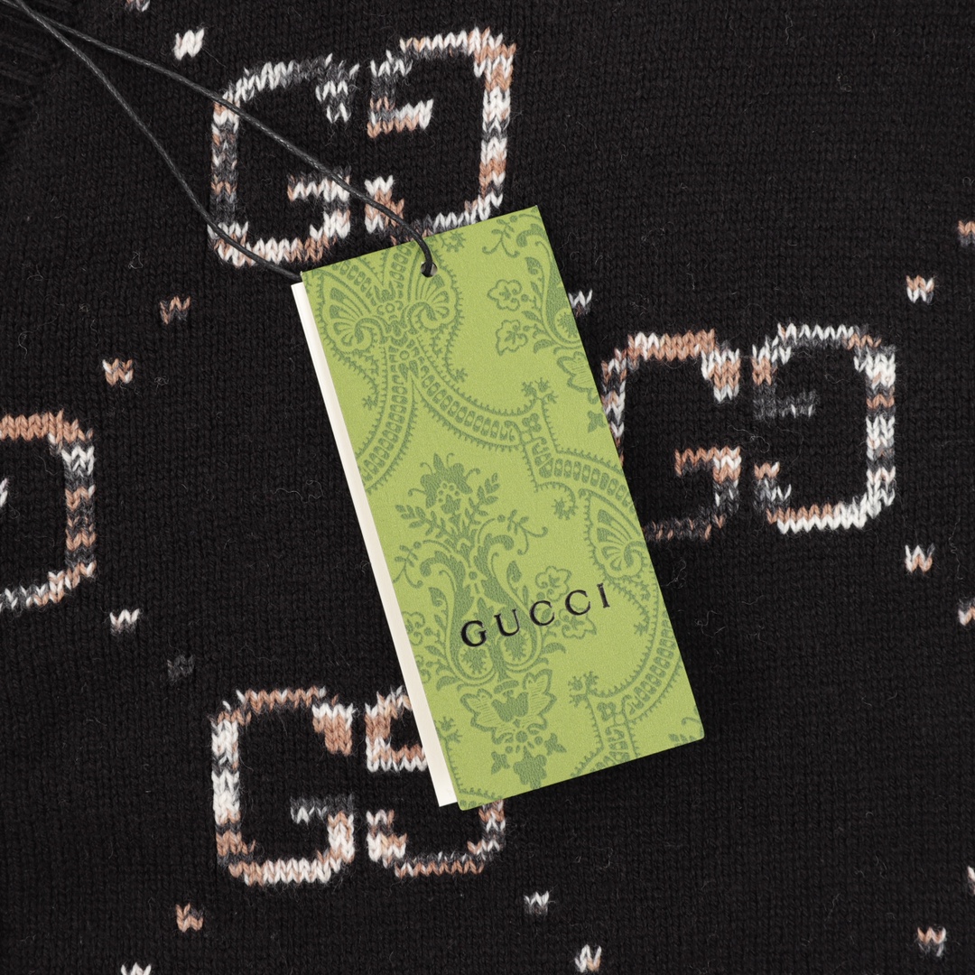 Gucci高仿黑色GG針織開襟外套經典LOGO排釦設計必備單品| 8 Gucci高仿黑色GG針織開襟外套經典LOGO排釦設計必備單品