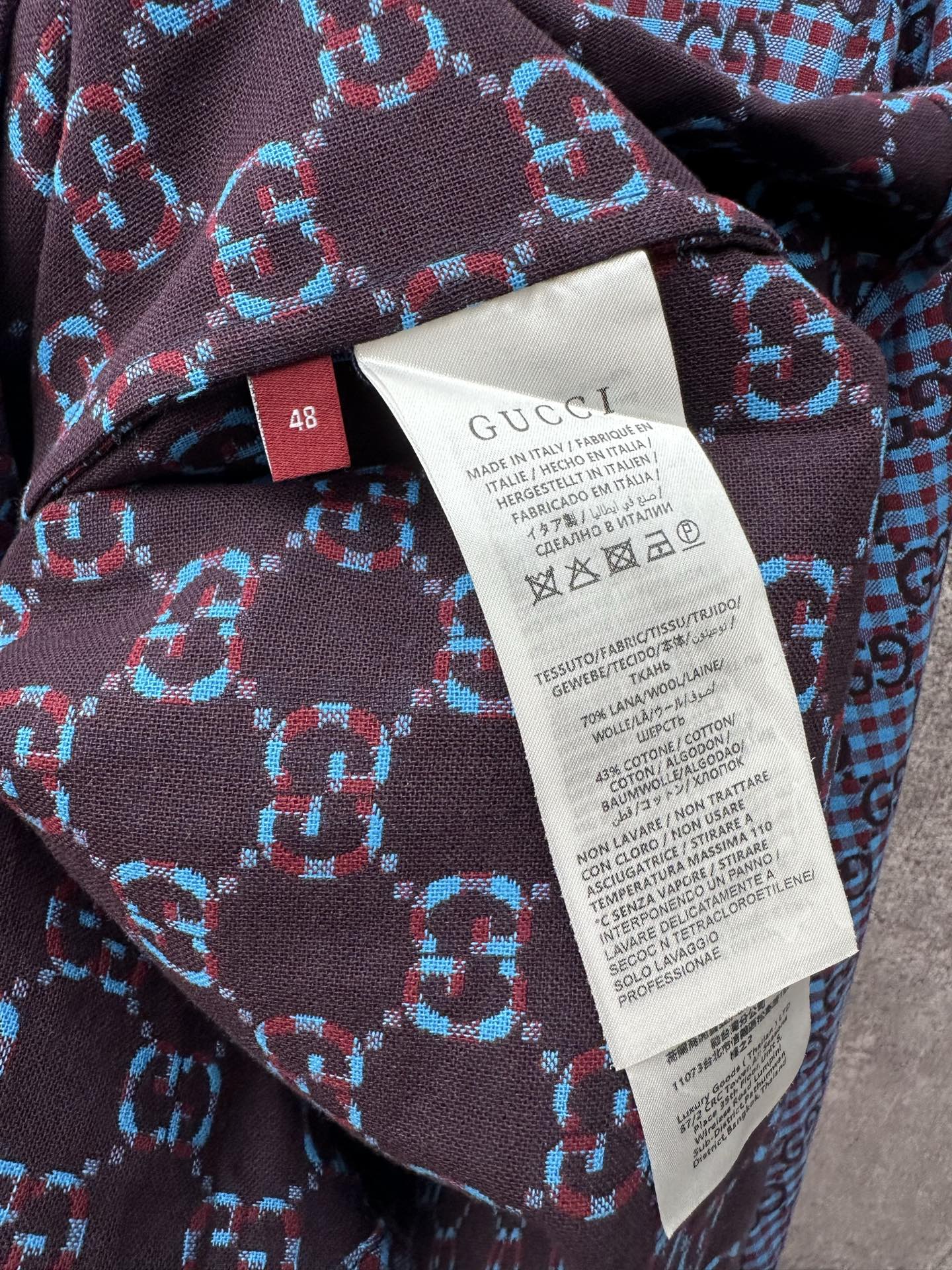 Gucci高仿藍色GG滿版長袖襯衫寬版剪裁復古時尚風格| 7 Gucci高仿藍色GG滿版長袖襯衫寬版剪裁復古時尚風格