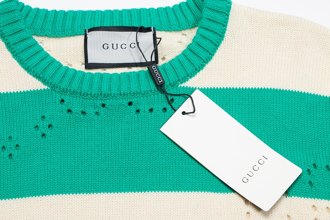 Gucci高仿條紋毛衣GG鏤空設計綠白拼色日常穿搭亮眼款| 13 Gucci高仿條紋毛衣GG鏤空設計綠白拼色日常穿搭亮眼款