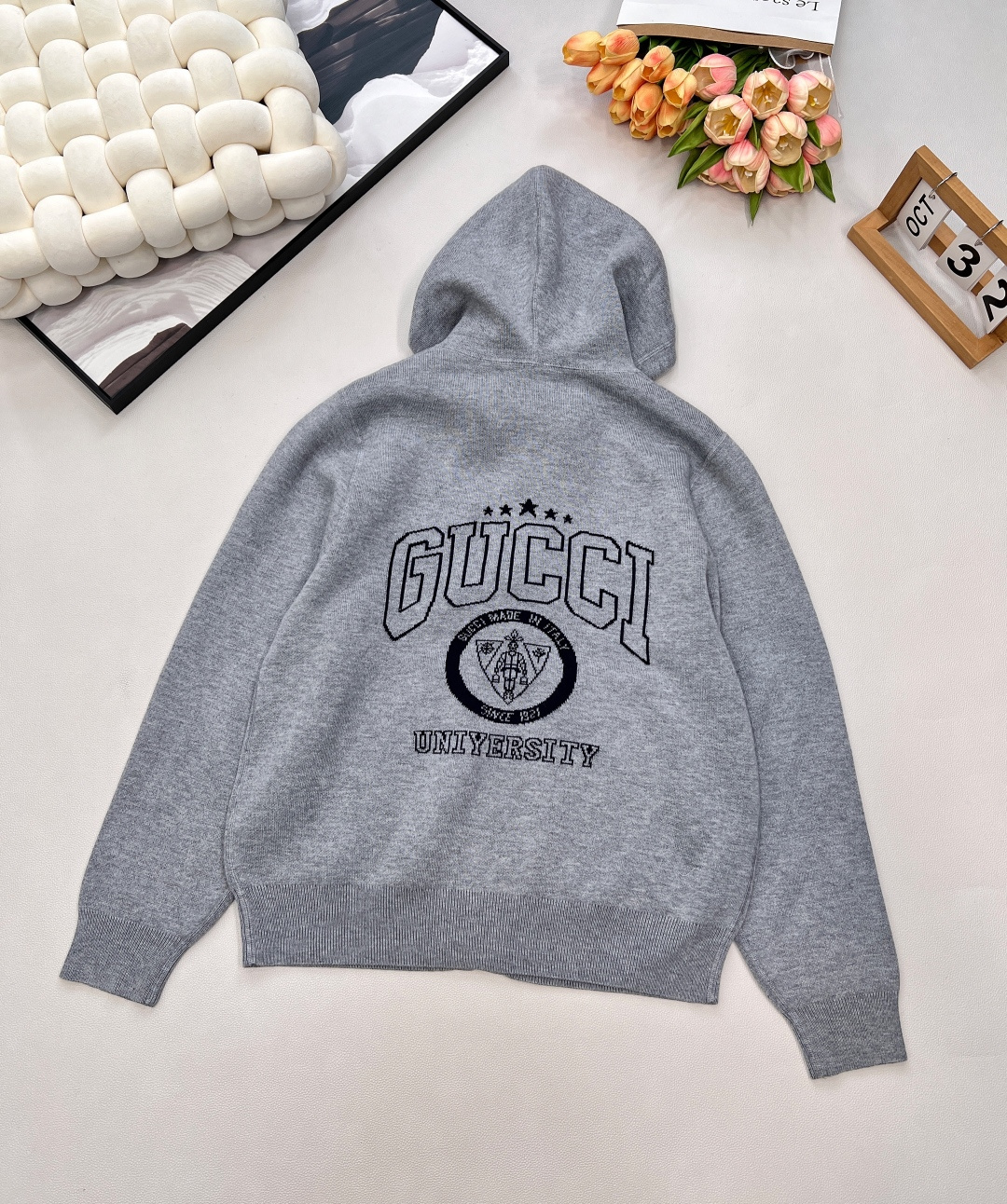 Gucci A貨灰色連帽針織外套全拉鍊設計通勤實穿推薦| 14 Gucci A貨灰色連帽針織外套全拉鍊設計通勤實穿推薦