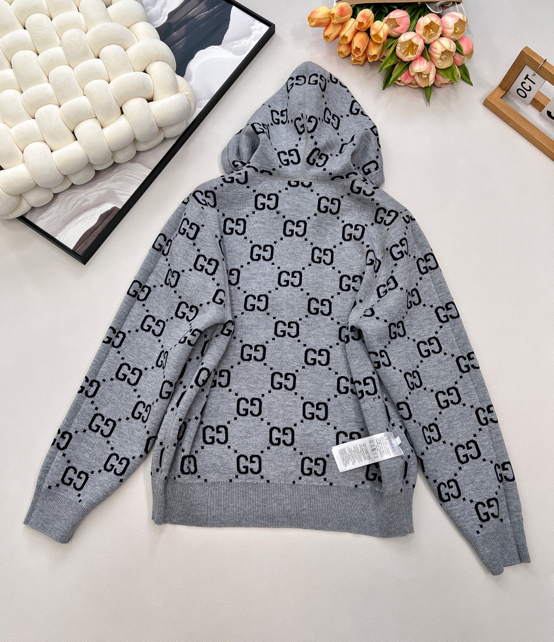 Gucci A貨灰色連帽針織外套全拉鍊設計通勤實穿推薦| 12 Gucci A貨灰色連帽針織外套全拉鍊設計通勤實穿推薦