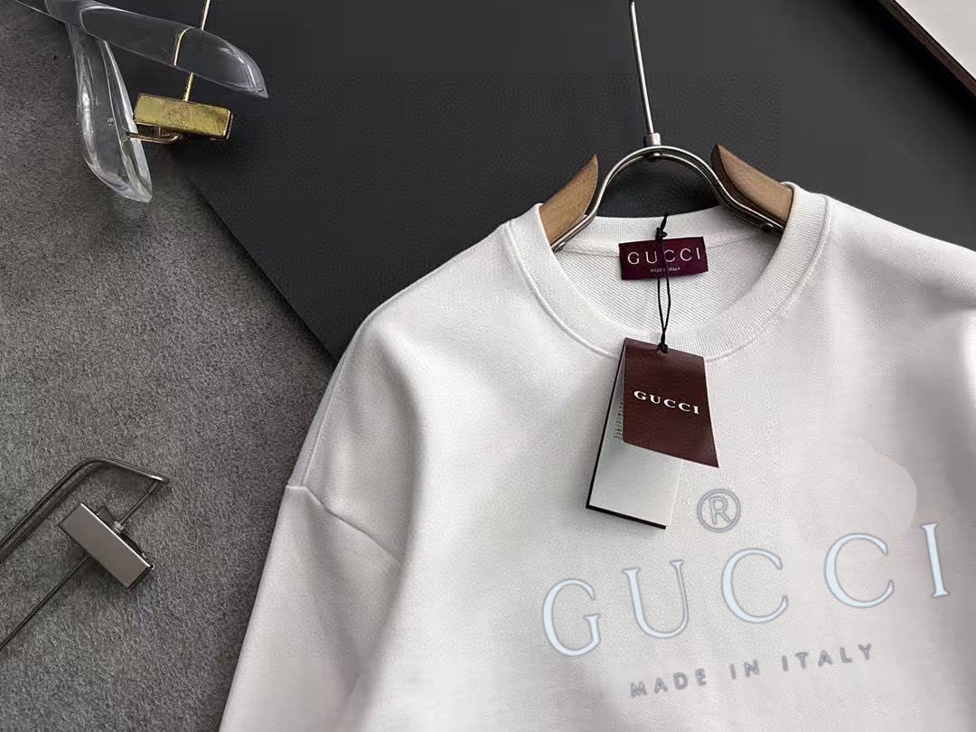 Gucci高仿圓領衛衣男 白色簡約品牌標示休閒設計| 13 Gucci高仿圓領衛衣男 白色簡約品牌標示休閒設計