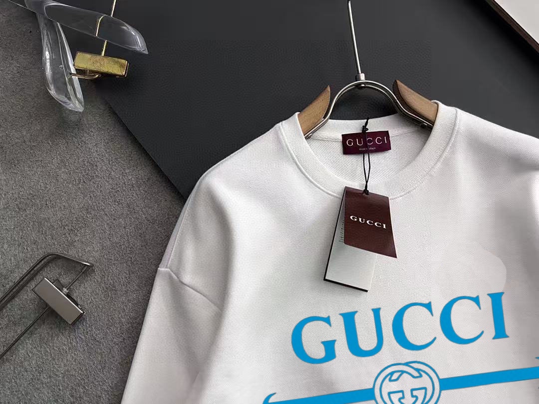 Gucci一比一男士圓領衛衣 白色藍標誌潮流感衛衣款式| 10 Gucci一比一男士圓領衛衣 白色藍標誌潮流感衛衣款式