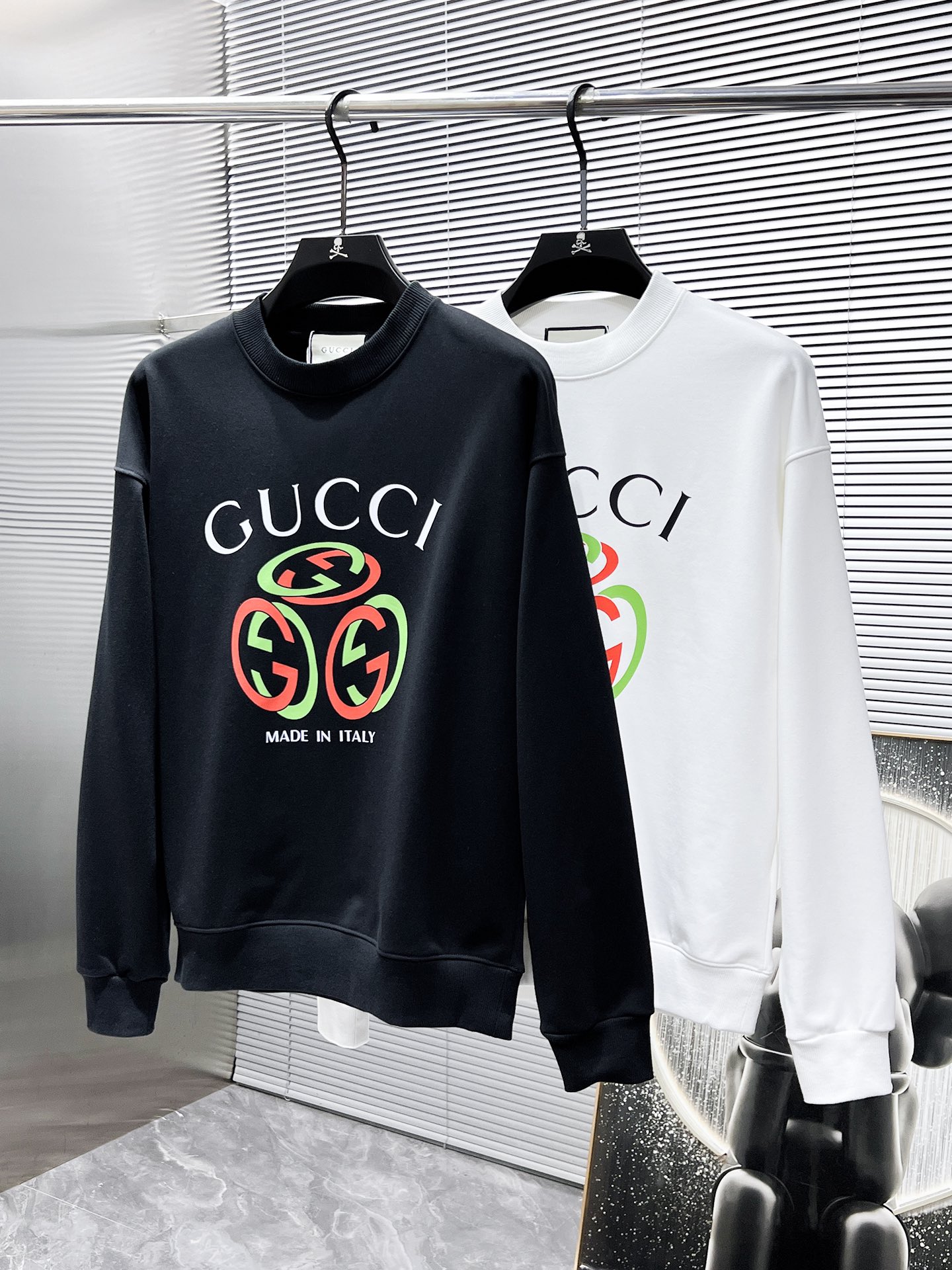 Gucci高仿男士圓領衛衣 黑色立體GG綠紅標示義式設計款| 7 Gucci高仿男士圓領衛衣 黑色立體GG綠紅標示義式設計款