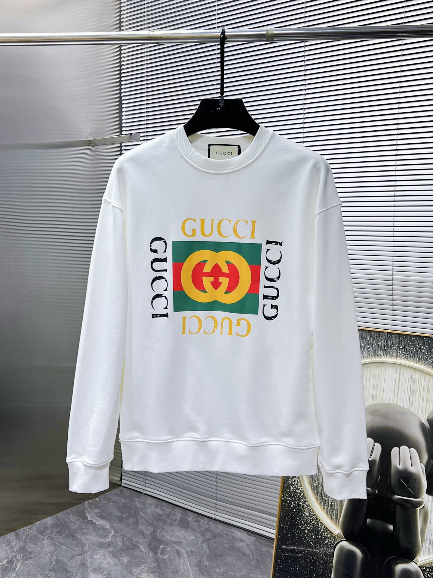 Gucci原單男士圓領衛衣 黑色錯視復古彩色標誌印花設計| 13 Gucci原單男士圓領衛衣 黑色錯視復古彩色標誌印花設計