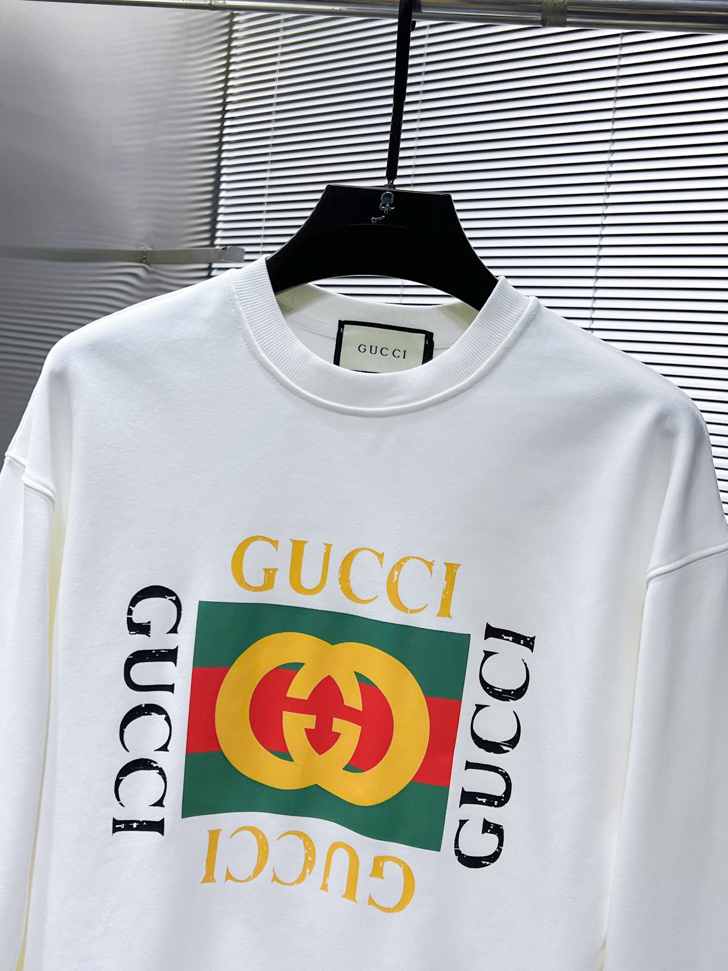 Gucci原單男士圓領衛衣 黑色錯視復古彩色標誌印花設計| 11 Gucci原單男士圓領衛衣 黑色錯視復古彩色標誌印花設計
