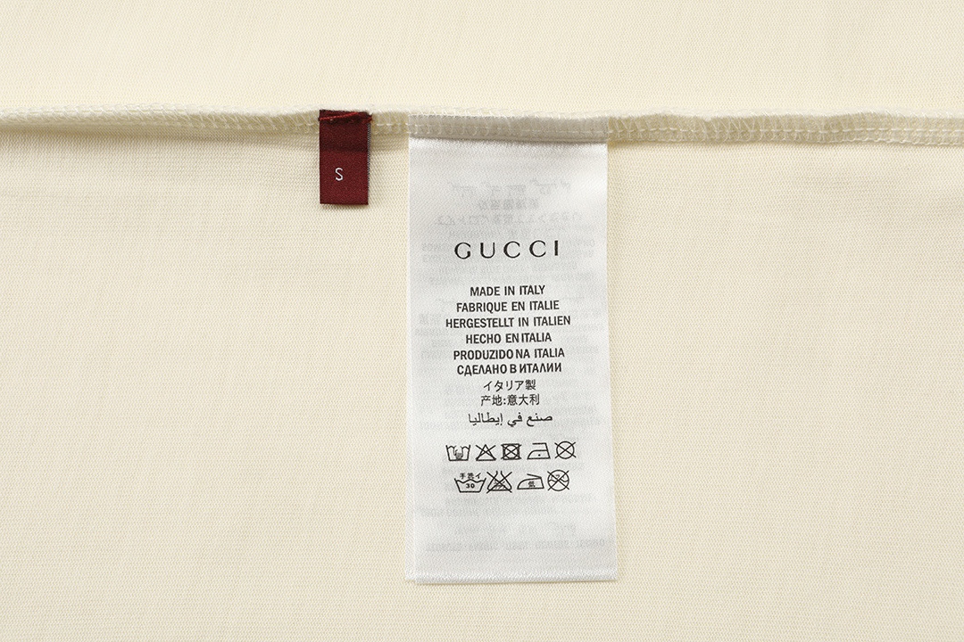 Gucci高仿男女款短袖T恤簡約百搭設計感時尚Logo刺繡款| 15 Gucci高仿男女款短袖T恤簡約百搭設計感時尚Logo刺繡款