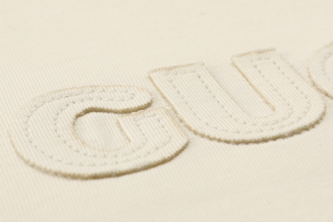 Gucci高仿男女款短袖T恤簡約百搭設計感時尚Logo刺繡款| 8 Gucci高仿男女款短袖T恤簡約百搭設計感時尚Logo刺繡款