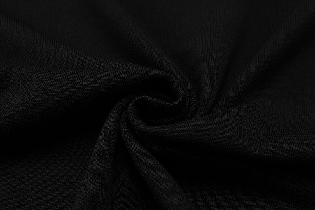 Gucci原單黑色短袖T恤男女同款沉穩刺繡設計感潮流單品| 16 Gucci原單黑色短袖T恤男女同款沉穩刺繡設計感潮流單品