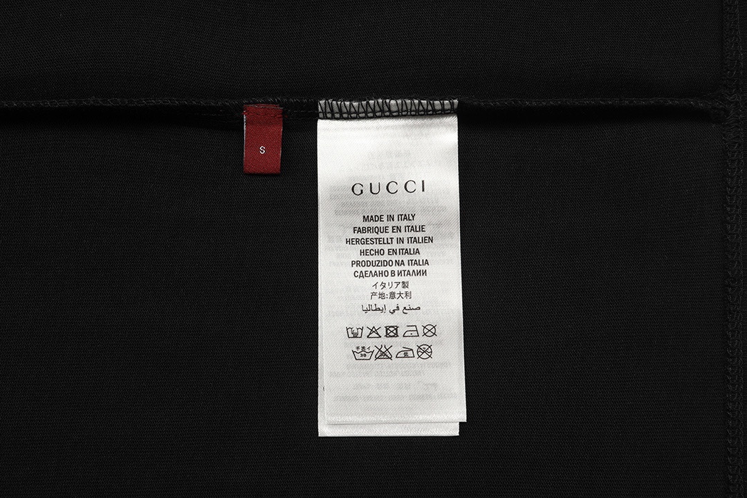 Gucci原單黑色短袖T恤男女同款沉穩刺繡設計感潮流單品| 15 Gucci原單黑色短袖T恤男女同款沉穩刺繡設計感潮流單品