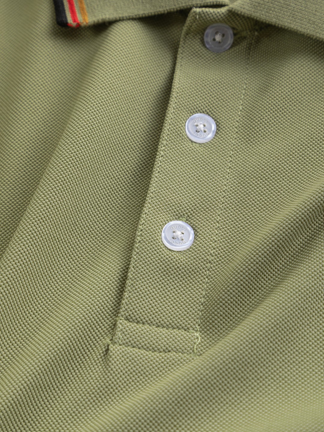 Gucci A貨男士POLO衫綠色復古風刺繡字樣時尚撞色設計| 17 Gucci A貨男士POLO衫綠色復古風刺繡字樣時尚撞色設計