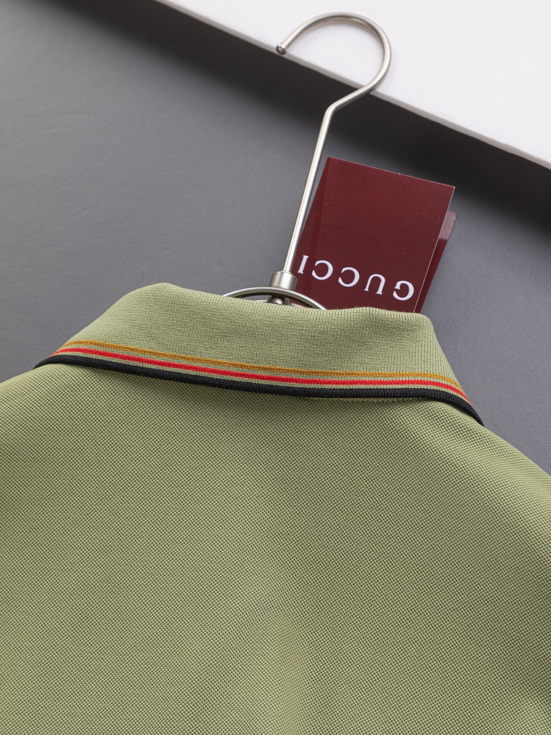 Gucci A貨男士POLO衫綠色復古風刺繡字樣時尚撞色設計| 7 Gucci A貨男士POLO衫綠色復古風刺繡字樣時尚撞色設計