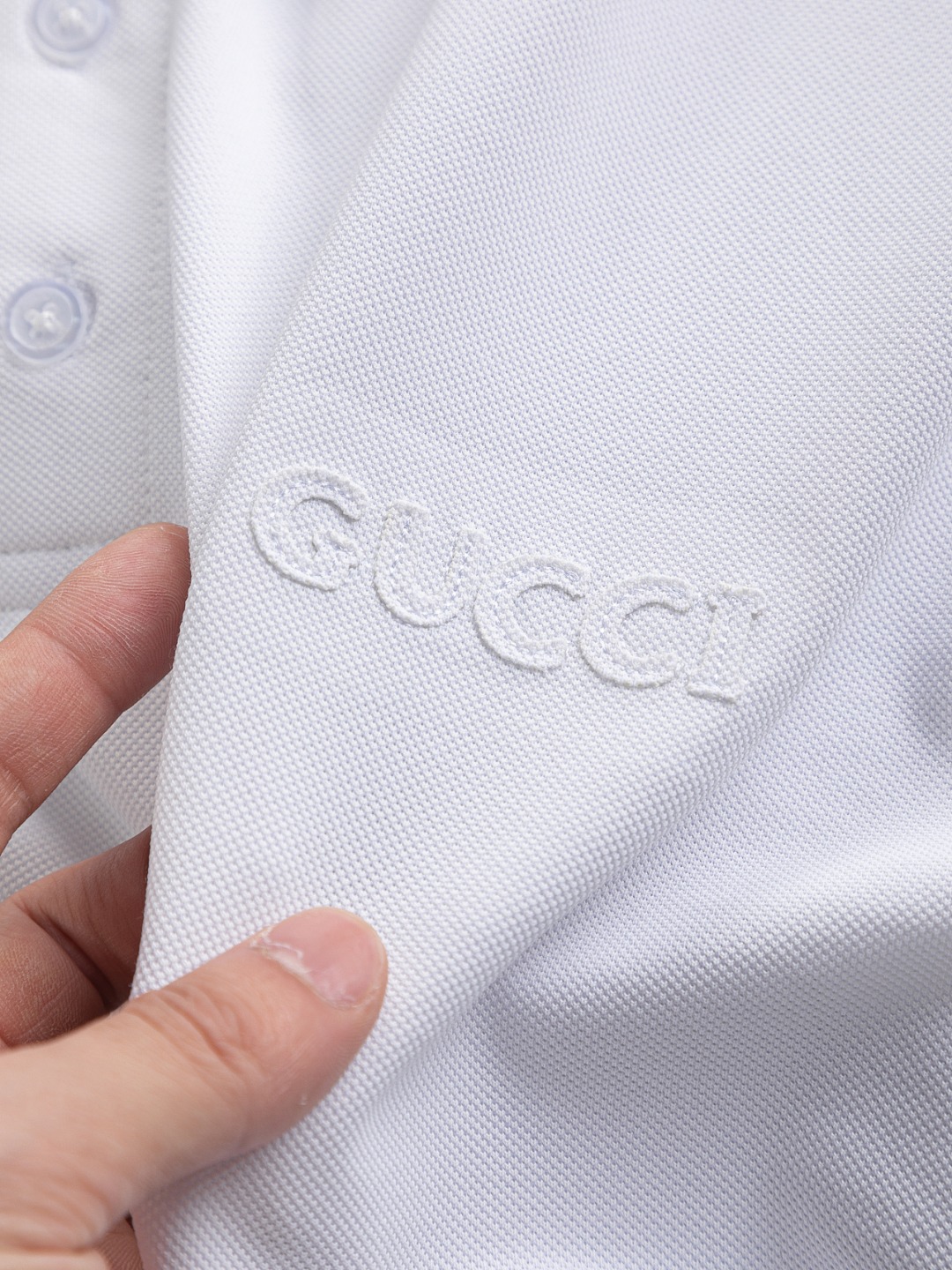 Gucci高仿白色POLO衫男士款撞色條紋領百搭簡潔設計| 11 Gucci高仿白色POLO衫男士款撞色條紋領百搭簡潔設計