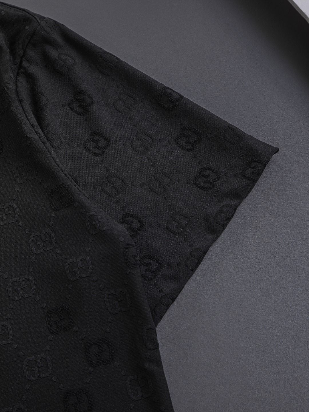 Gucci一比一黑色GG滿版短袖T恤低調立體提花男女同款| 7 Gucci一比一黑色GG滿版短袖T恤低調立體提花男女同款