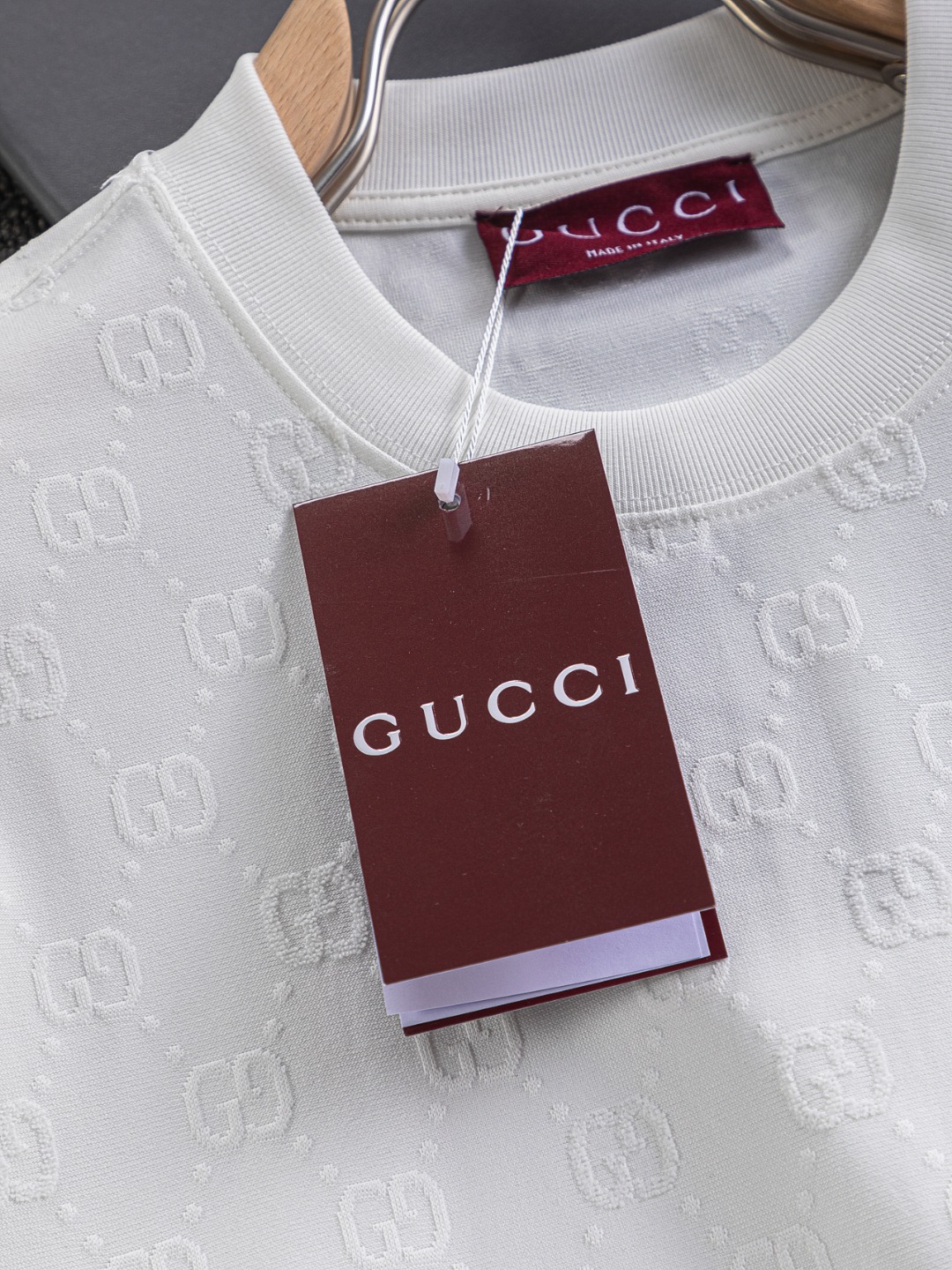 Gucci高仿短袖T恤白色GG滿版立體提花百搭潮流款| 10 Gucci高仿短袖T恤白色GG滿版立體提花百搭潮流款