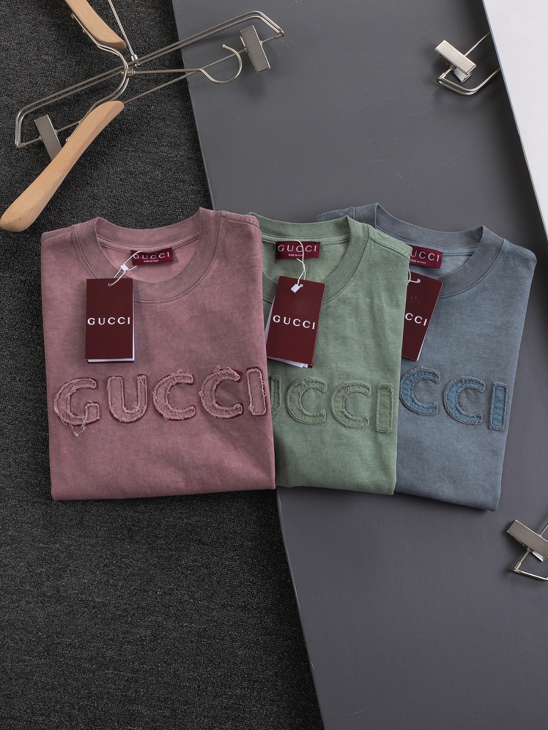 Gucci高仿短袖T恤男士水洗綠色立體刺繡LOGO潮感設計款| 13 Gucci高仿短袖T恤男士水洗綠色立體刺繡LOGO潮感設計款