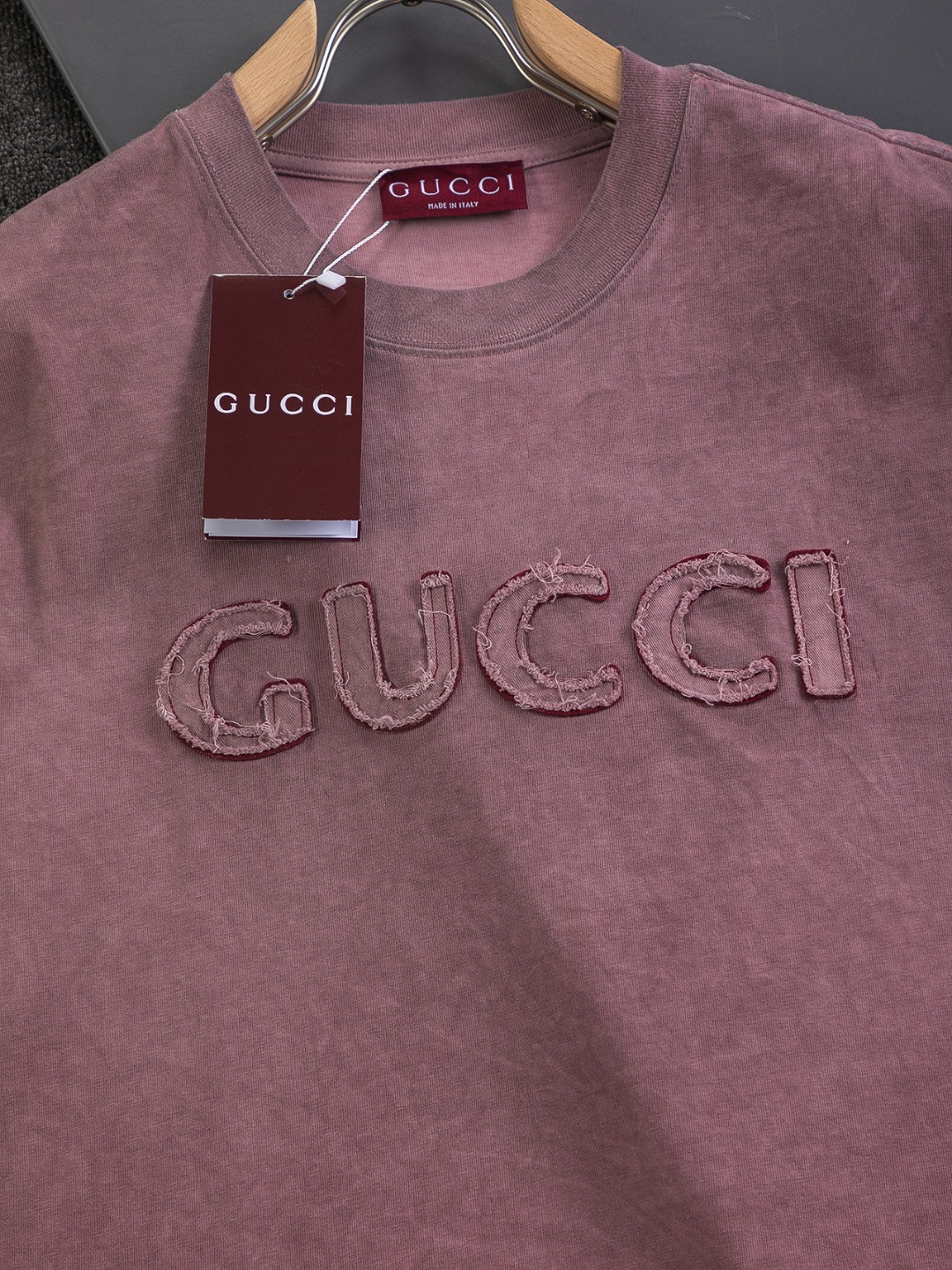 Gucci原單短袖T恤男士紫紅水洗設計立體刺繡LOGO休閒款| 11 Gucci原單短袖T恤男士紫紅水洗設計立體刺繡LOGO休閒款