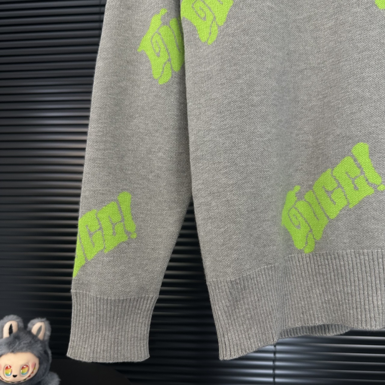 Gucci A貨針織毛衣男士灰色綠標LOGO字樣復古潮感設計| 9 Gucci A貨針織毛衣男士灰色綠標LOGO字樣復古潮感設計
