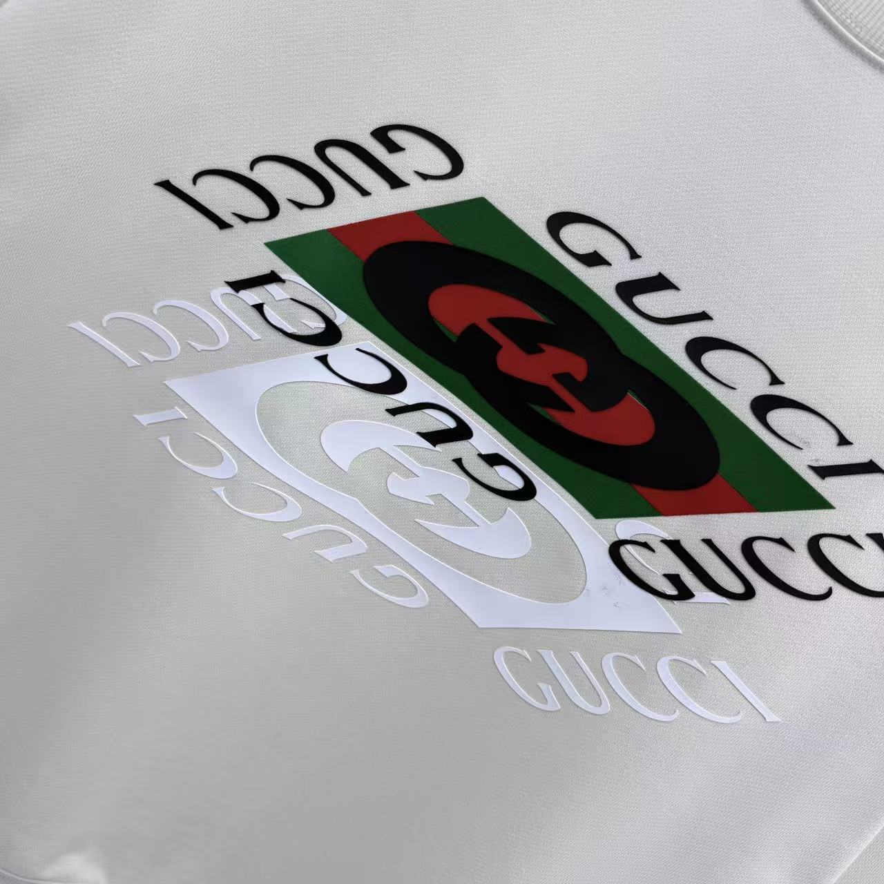 Gucci一比一長袖白色紅綠LOGO立體印花2026秋冬新款| 9 Gucci一比一長袖白色紅綠LOGO立體印花2026秋冬新款