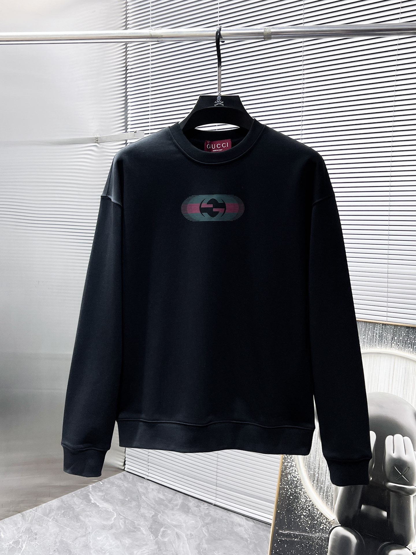 Gucci高仿男士黑白LOGO圓領衛衣 幻影條紋風格簡約百搭| 6 Gucci高仿男士黑白LOGO圓領衛衣 幻影條紋風格簡約百搭