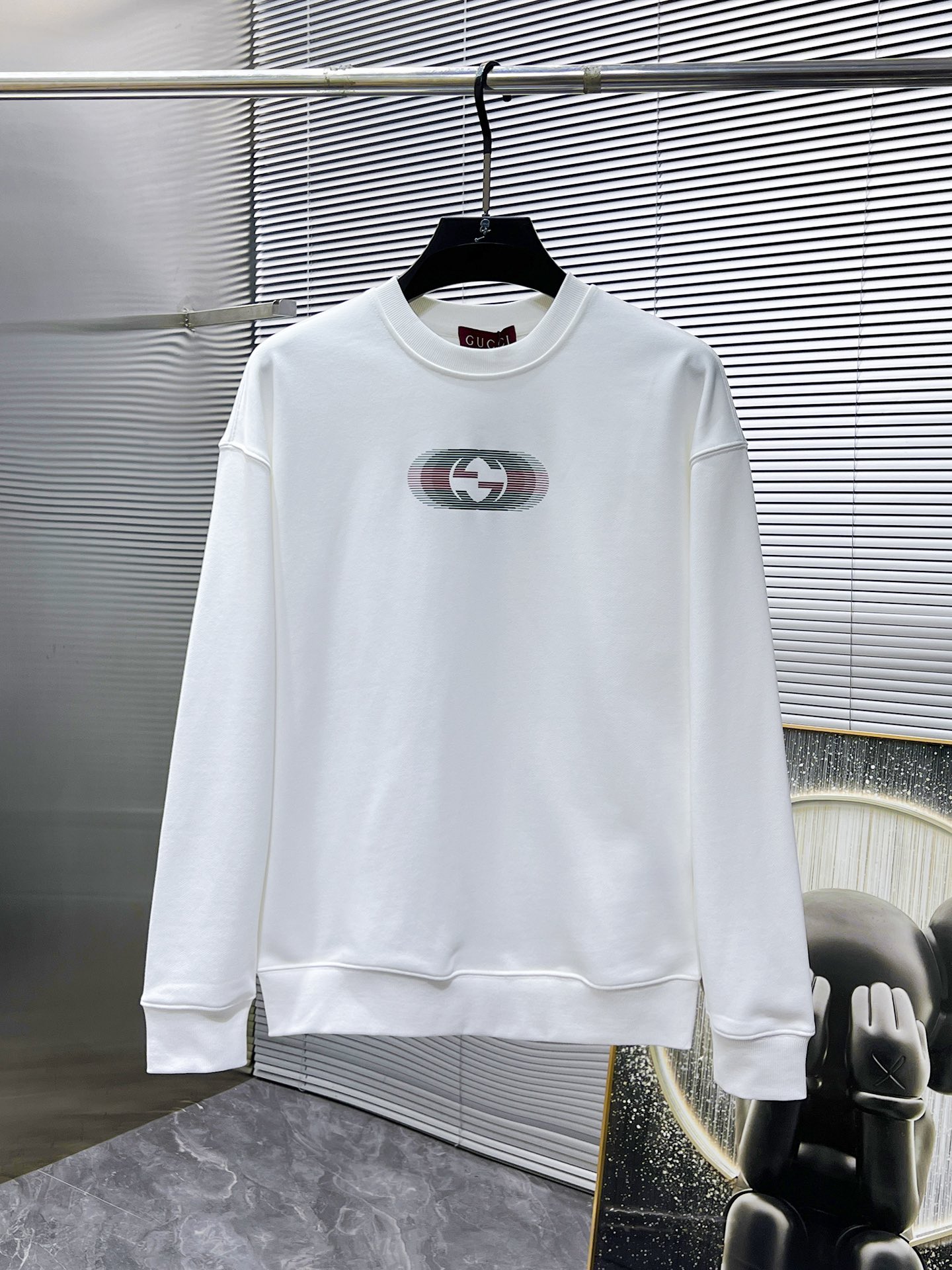 Gucci高仿男士黑白LOGO圓領衛衣 幻影條紋風格簡約百搭| 14 Gucci高仿男士黑白LOGO圓領衛衣 幻影條紋風格簡約百搭