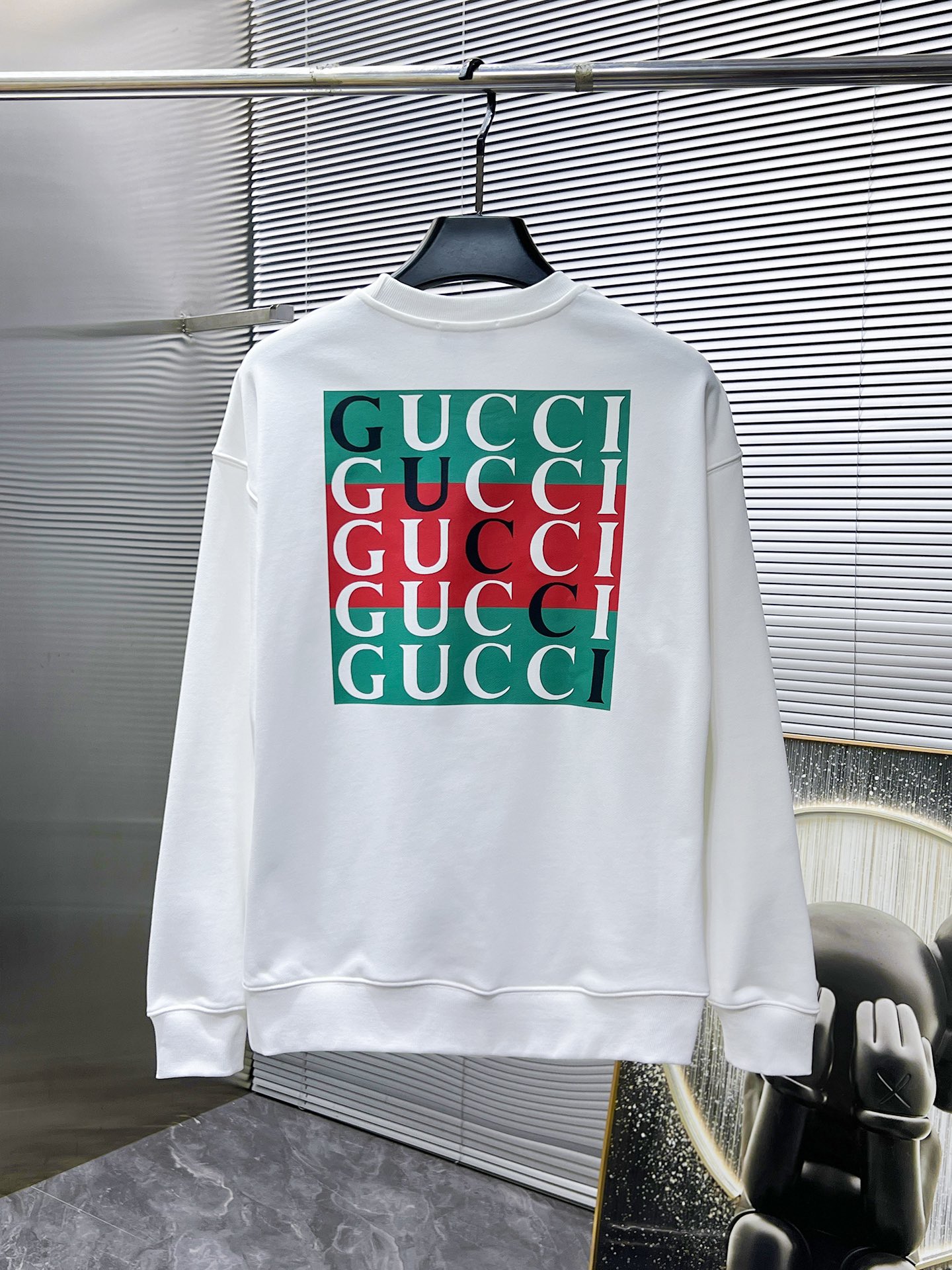 Gucci高仿男士黑白LOGO圓領衛衣 幻影條紋風格簡約百搭| 13 Gucci高仿男士黑白LOGO圓領衛衣 幻影條紋風格簡約百搭