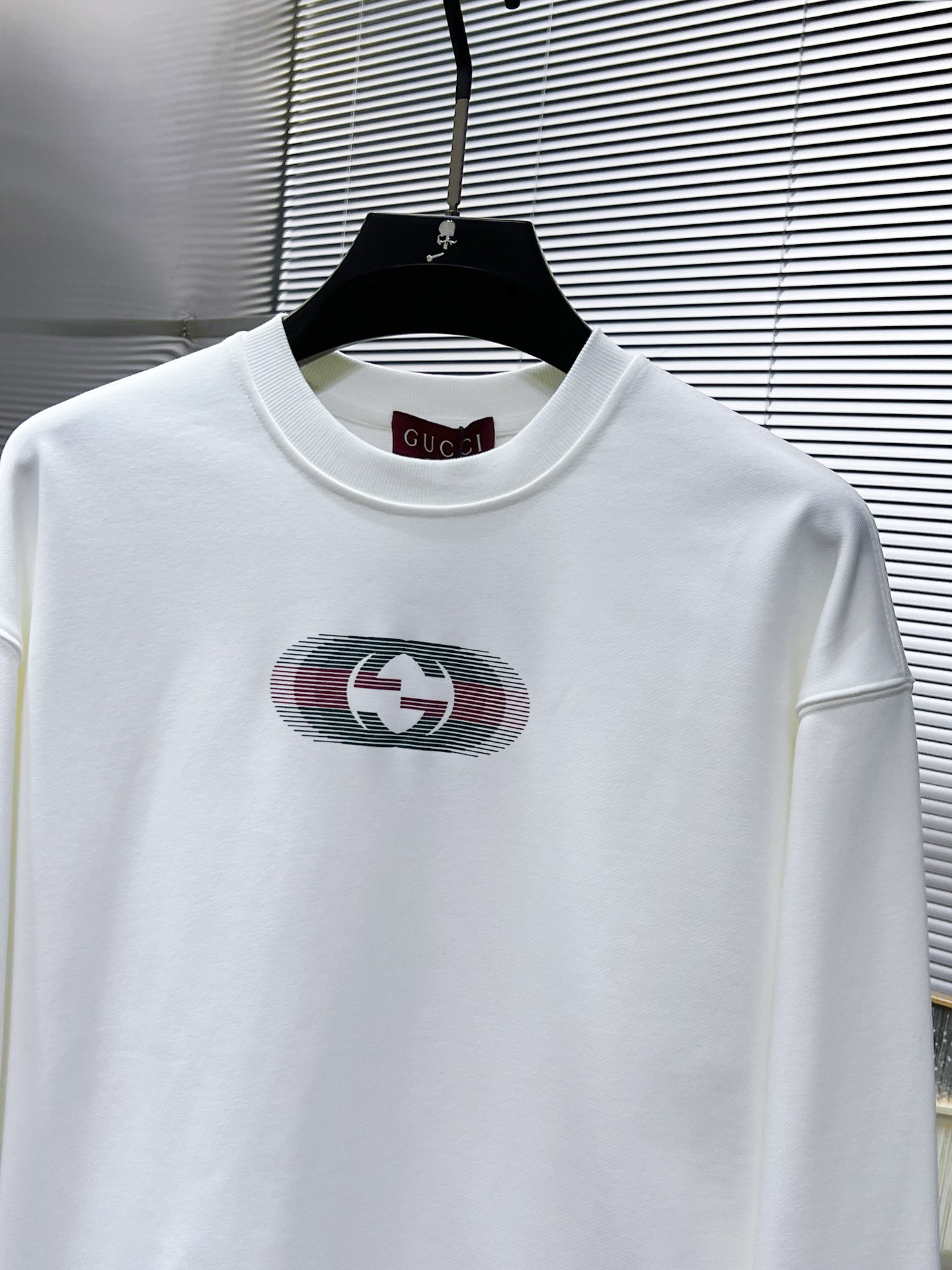 Gucci高仿男士黑白LOGO圓領衛衣 幻影條紋風格簡約百搭| 12 Gucci高仿男士黑白LOGO圓領衛衣 幻影條紋風格簡約百搭