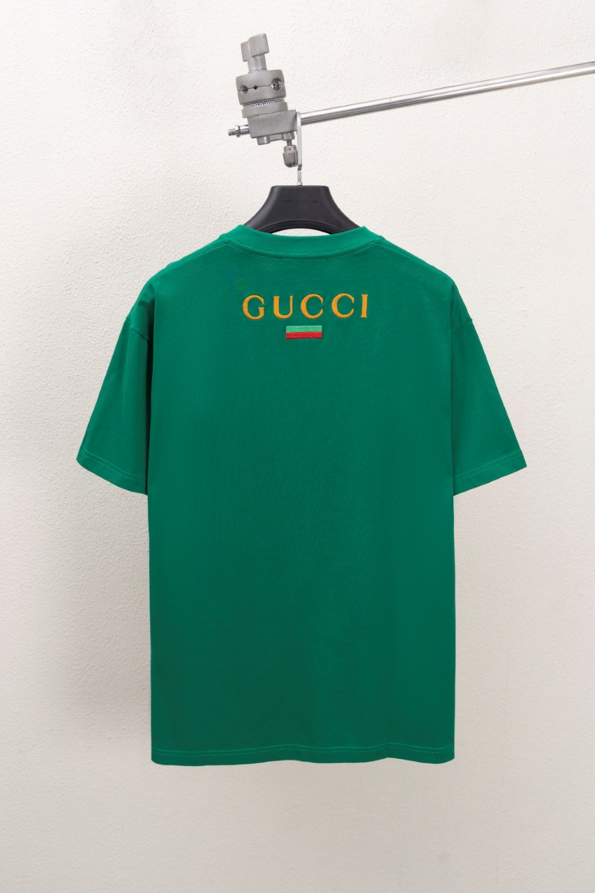 Gucci高仿綠色短袖T恤 牛仔雙G標誌潮流復古設計| 14 Gucci高仿綠色短袖T恤 牛仔雙G標誌潮流復古設計