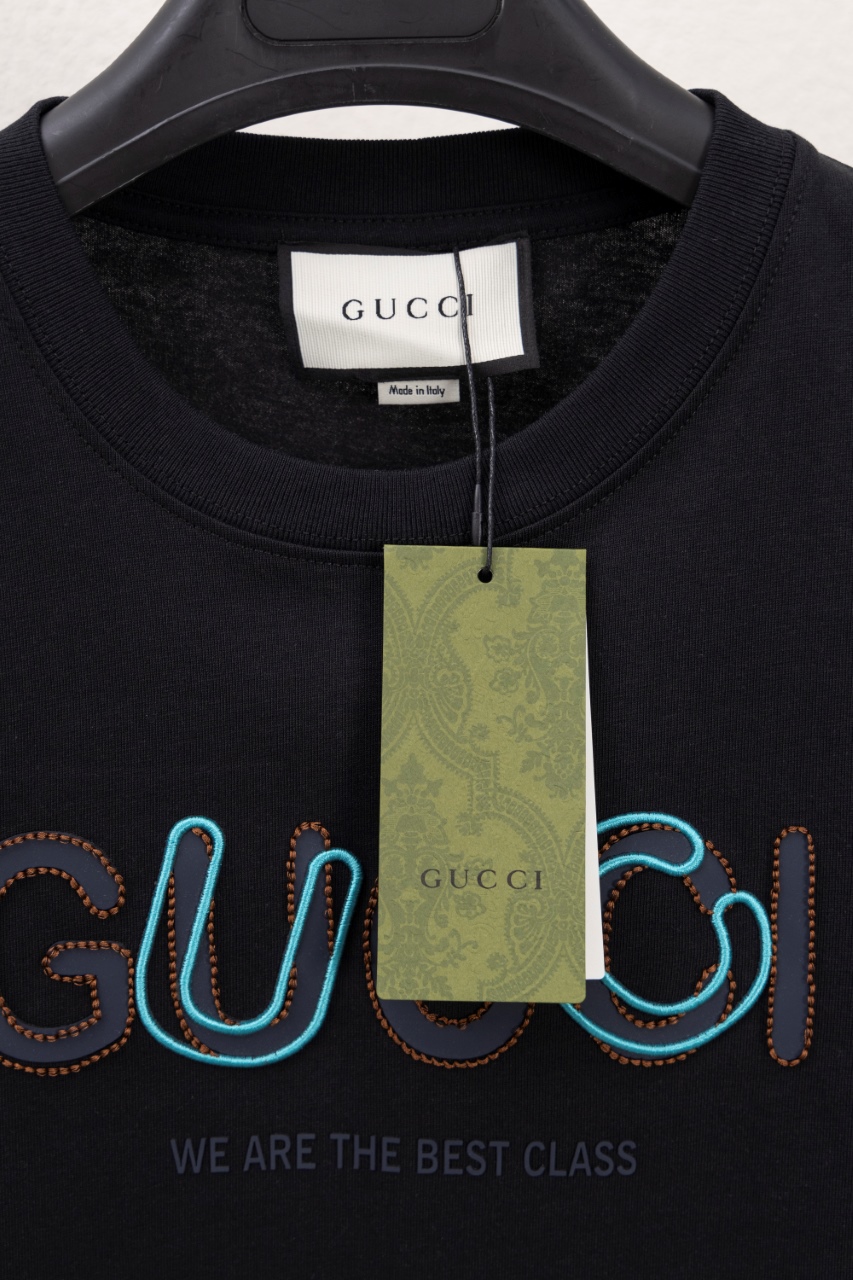 Gucci高仿黑色短袖T恤 立體字母繡花設計款 WE ARE THE BEST| 12 Gucci高仿黑色短袖T恤 立體字母繡花設計款 WE ARE THE BEST