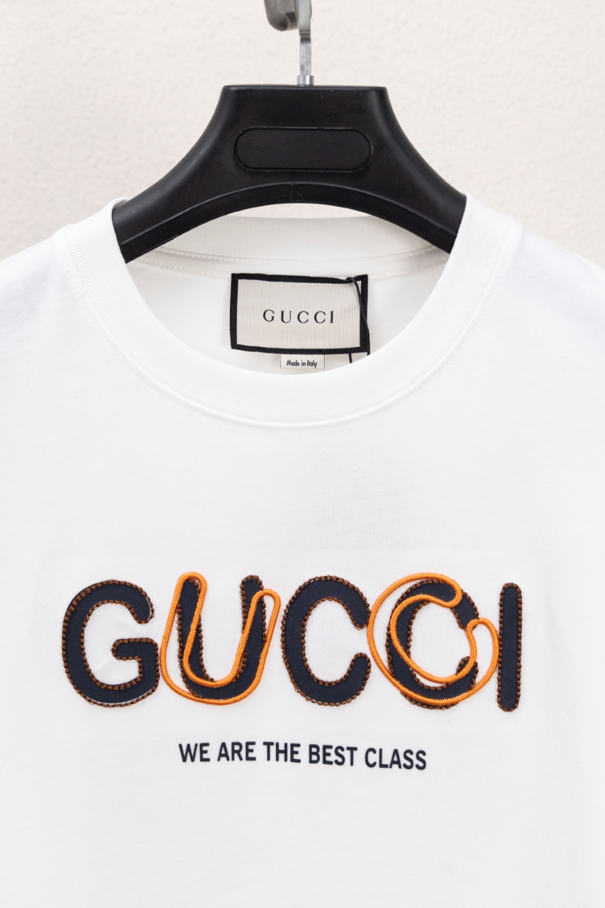 Gucci高仿短袖男T 白色刺繡LOGO款 夏季清爽實搭衣著| 13 Gucci高仿短袖男T 白色刺繡LOGO款 夏季清爽實搭衣著