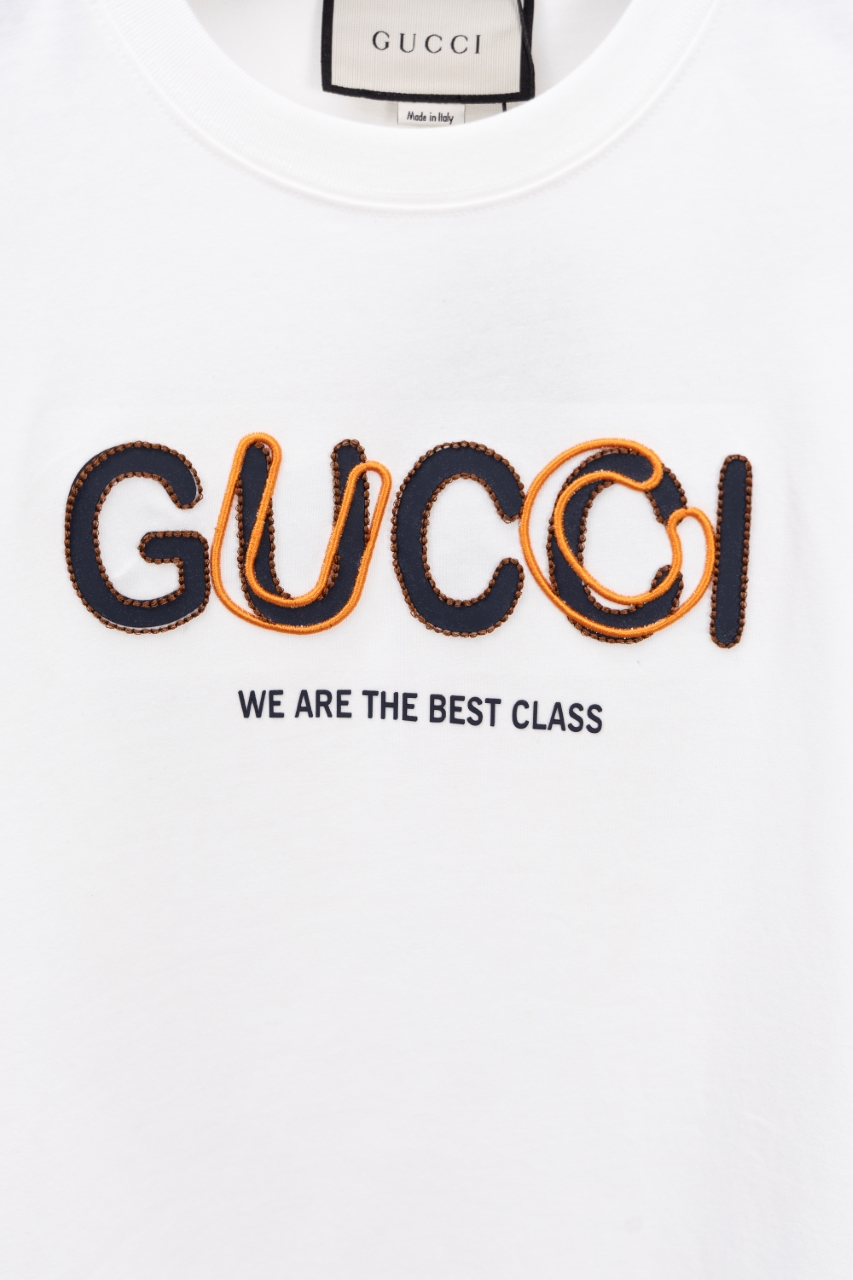 Gucci高仿短袖男T 白色刺繡LOGO款 夏季清爽實搭衣著| 8 Gucci高仿短袖男T 白色刺繡LOGO款 夏季清爽實搭衣著