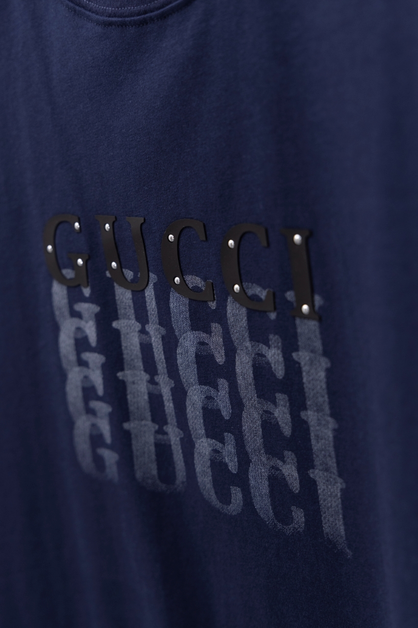 Gucci一比一男T 深藍漸層刺繡字體設計潮流短袖| 8 Gucci一比一男T 深藍漸層刺繡字體設計潮流短袖