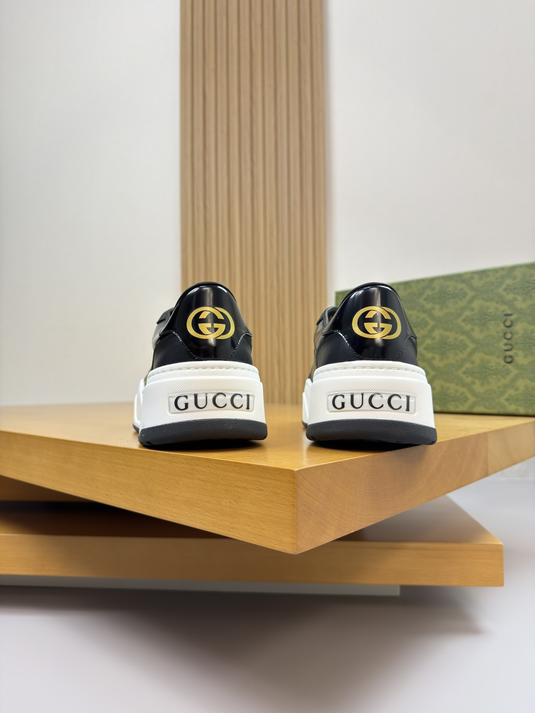 Gucci一比一男款綠黑拼色帆布休閒鞋 復刻潮流街頭風| 8 Gucci一比一男款綠黑拼色帆布休閒鞋 復刻潮流街頭風