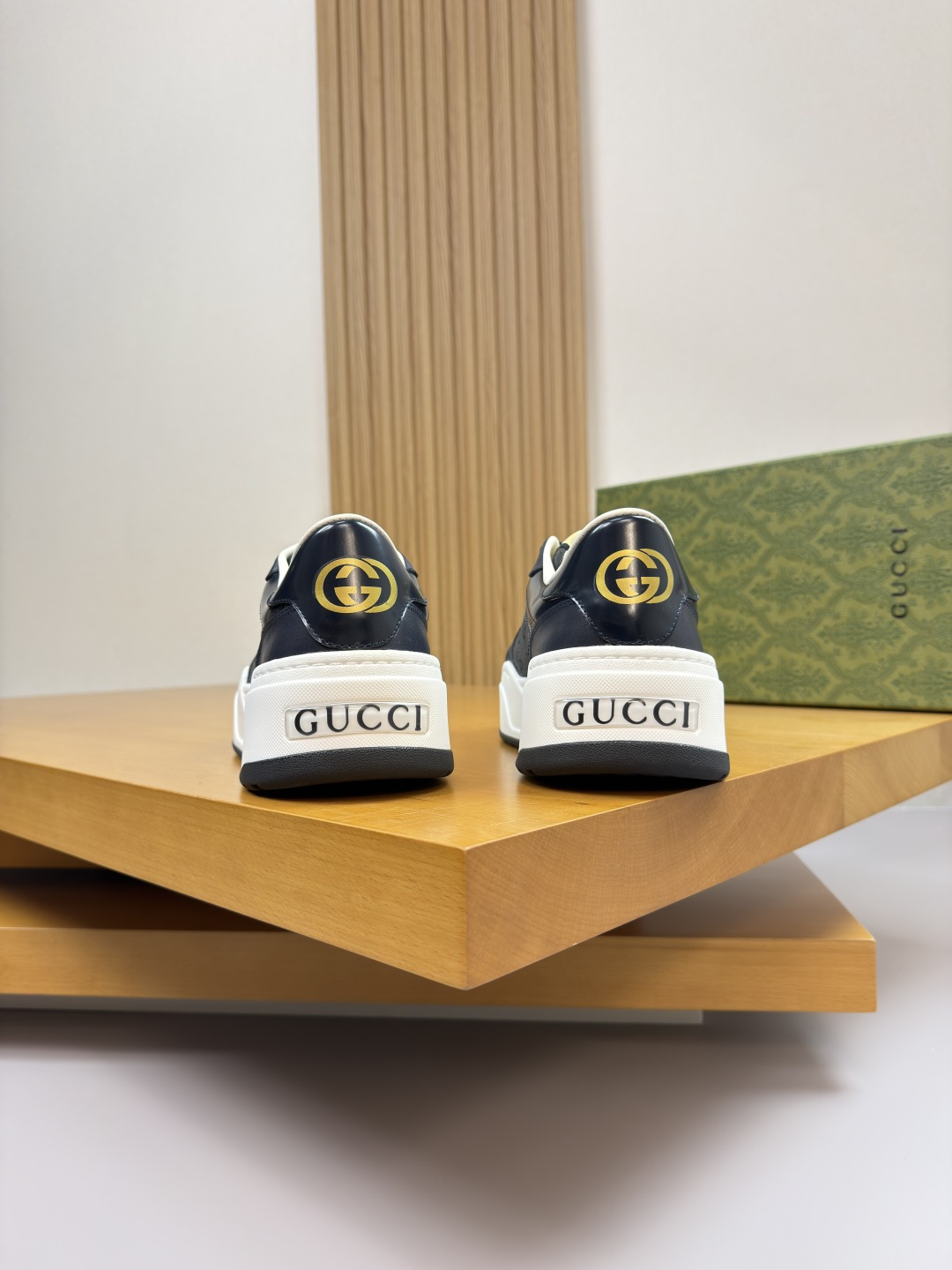 Gucci高仿男款厚底鞋 海軍藍帆布拼接 運動風格休閒鞋| 8 Gucci高仿男款厚底鞋 海軍藍帆布拼接 運動風格休閒鞋