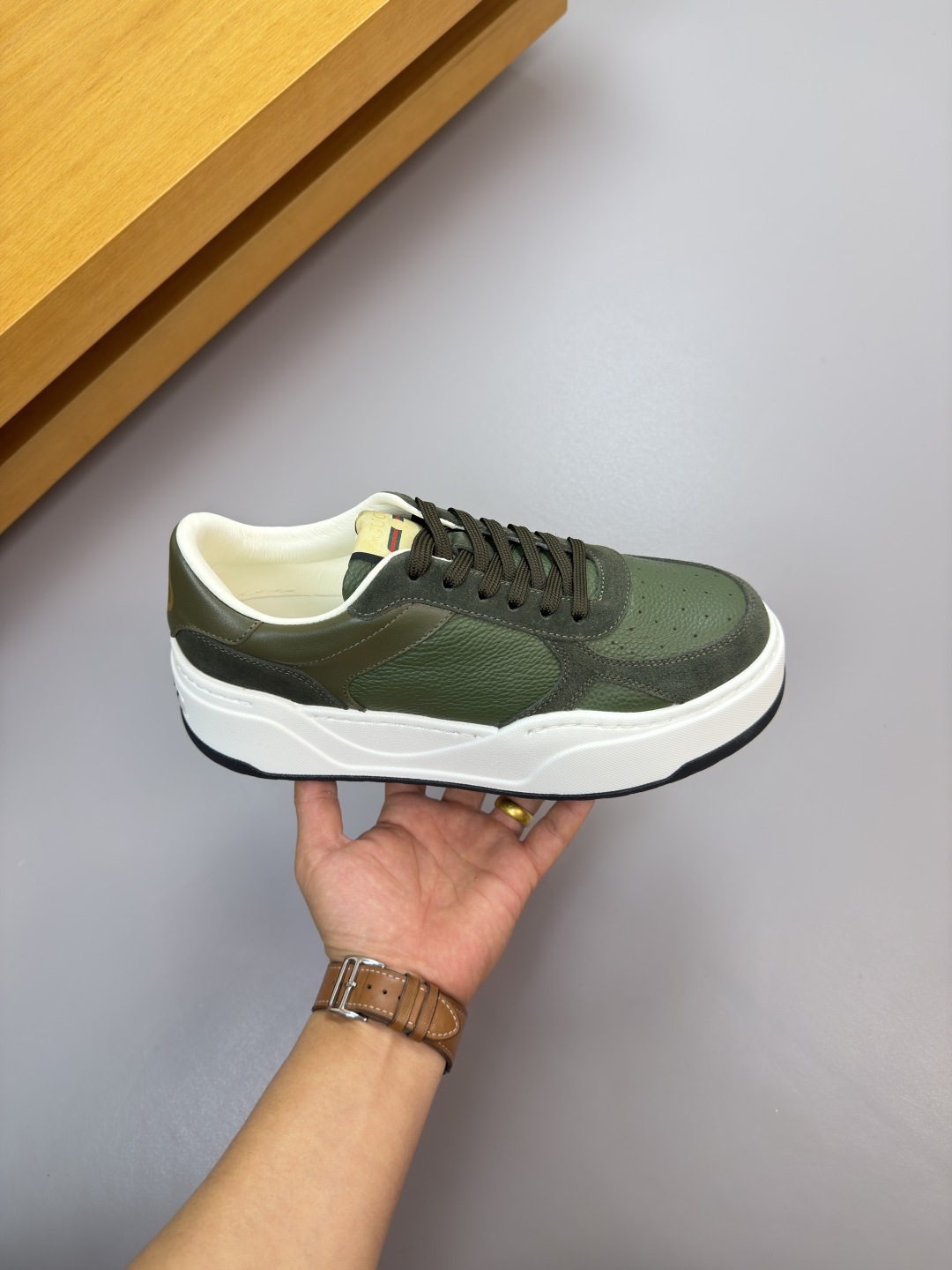 Gucci一比一男款軍綠運動鞋 厚底牛皮拼麂皮質感鞋款| 12 Gucci一比一男款軍綠運動鞋 厚底牛皮拼麂皮質感鞋款