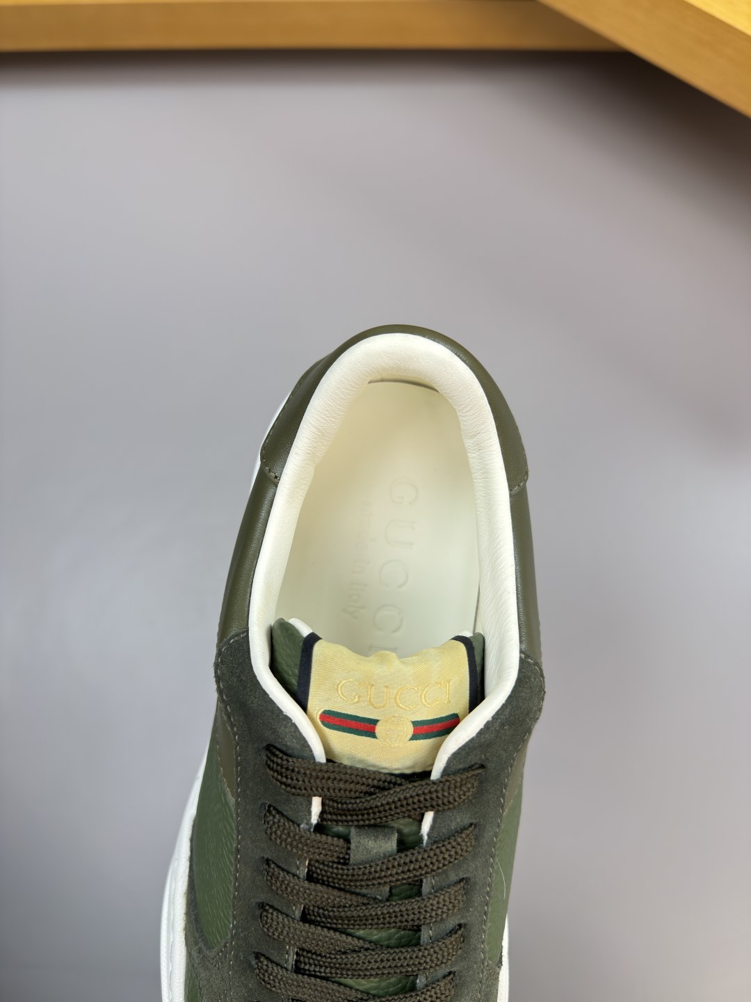 Gucci一比一男款軍綠運動鞋 厚底牛皮拼麂皮質感鞋款| 10 Gucci一比一男款軍綠運動鞋 厚底牛皮拼麂皮質感鞋款