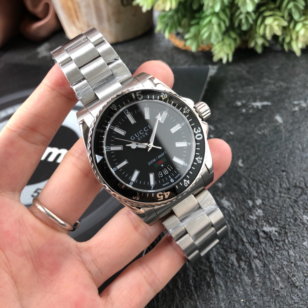 Gucci一比一仿男錶DIVE系列鋼帶日期款運動風格| 10 Gucci一比一仿男錶DIVE系列鋼帶日期款運動風格