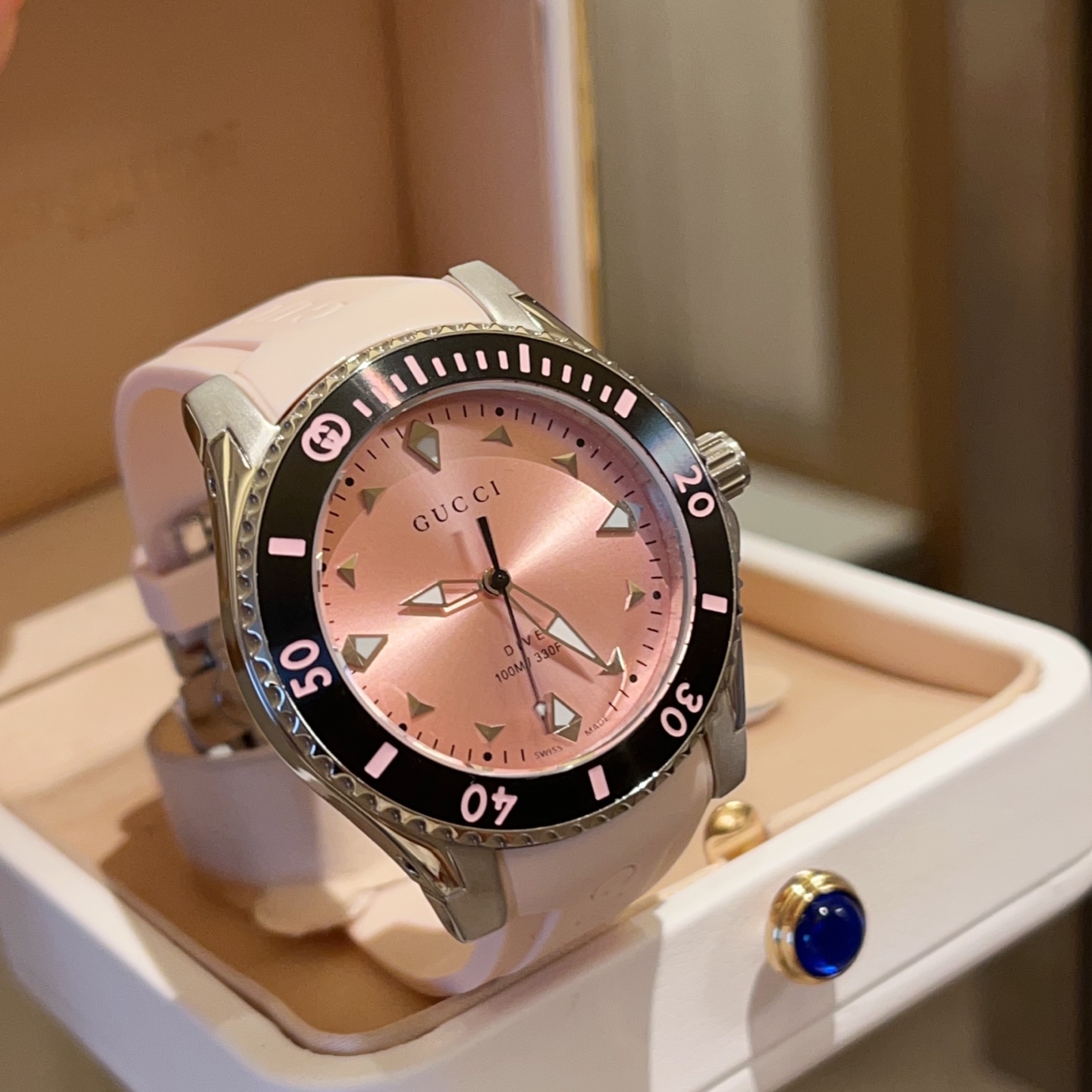 Gucci原單女錶DIVE粉色膠帶款 潛水造型時尚百搭| 9 Gucci原單女錶DIVE粉色膠帶款 潛水造型時尚百搭