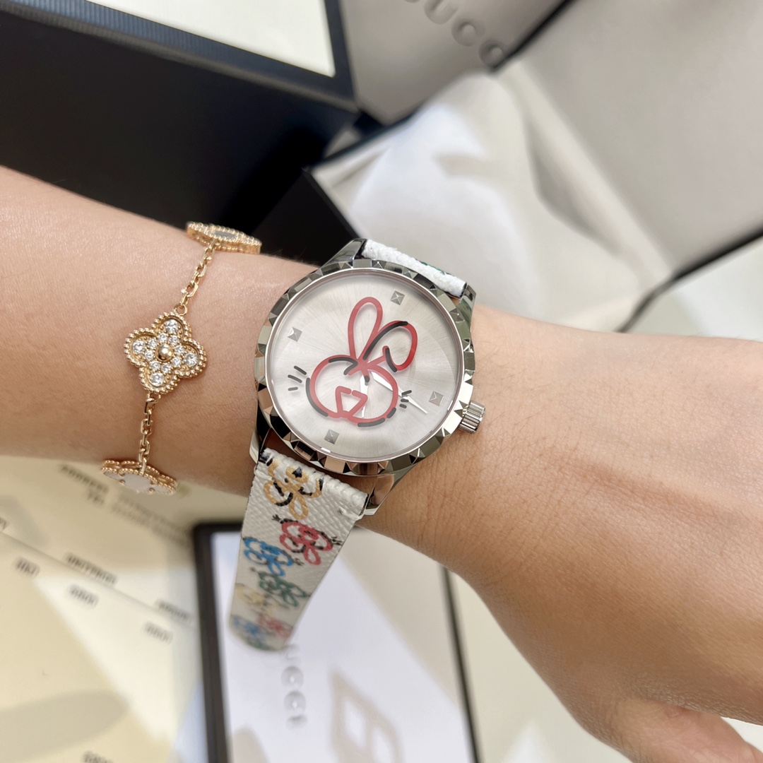 Gucci高仿男女通用卡通錶 兔耳圖案帆布設計街頭風造型| 12 Gucci高仿男女通用卡通錶 兔耳圖案帆布設計街頭風造型