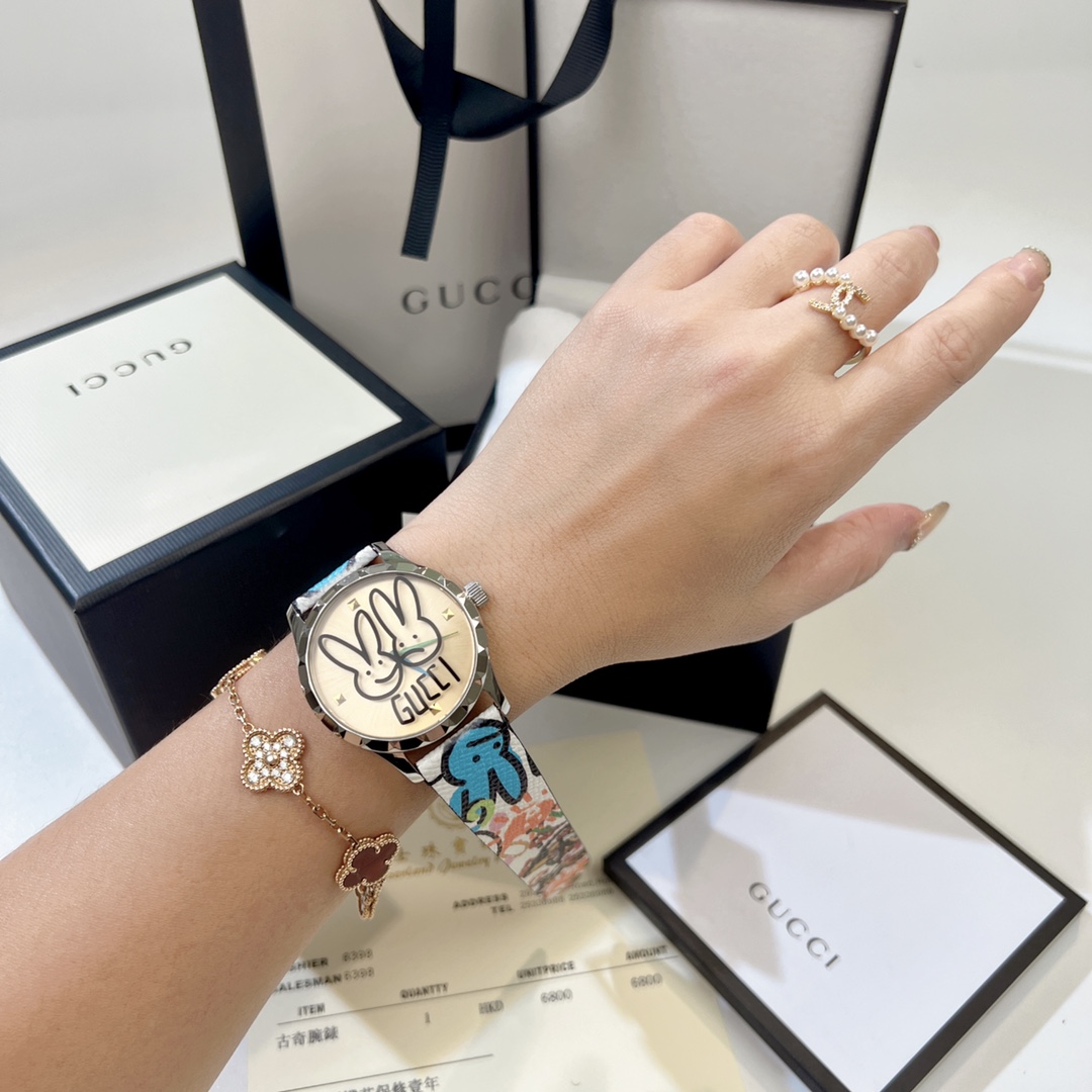 Gucci高仿男女通用卡通錶 兔耳圖案帆布設計街頭風造型| 7 Gucci高仿男女通用卡通錶 兔耳圖案帆布設計街頭風造型
