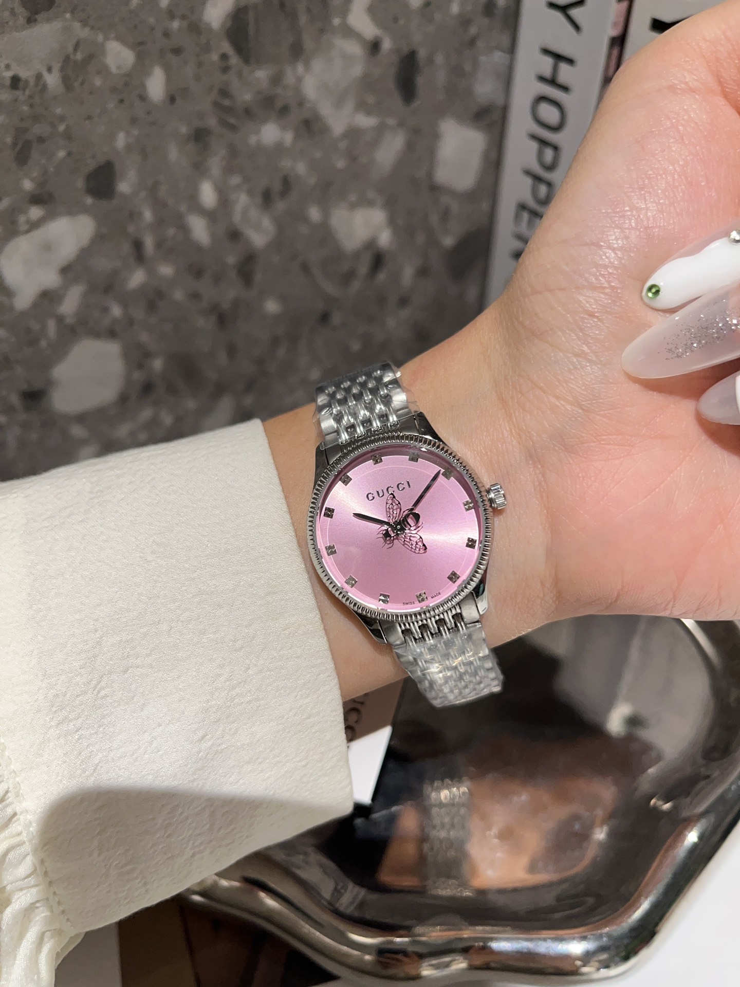Gucci高仿女錶Timeless銀色細鍊蜜蜂LOGO優雅小錶面款| 13 Gucci高仿女錶Timeless銀色細鍊蜜蜂LOGO優雅小錶面款