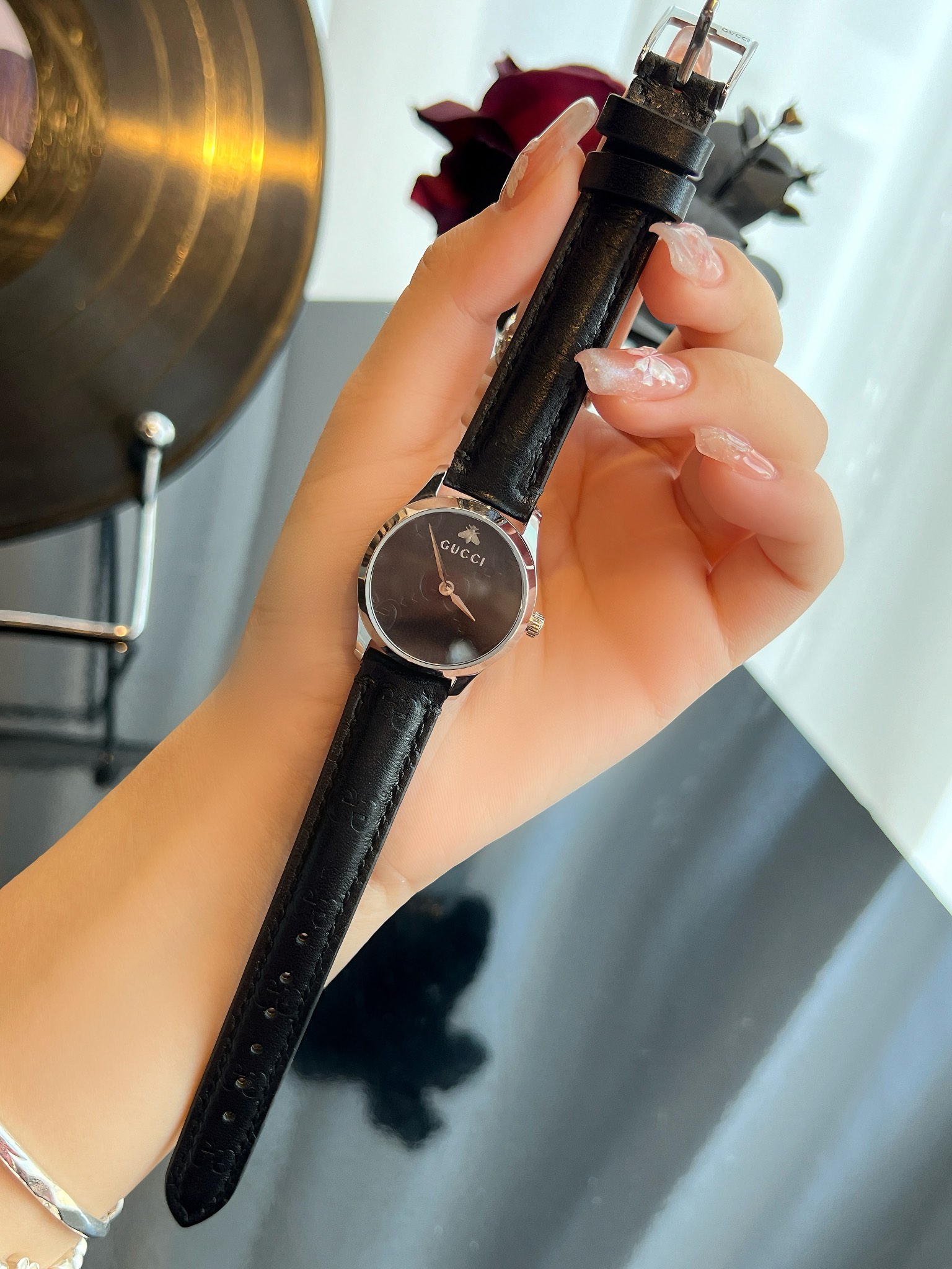 Gucci高仿女錶黑色皮錶帶Timeless小錶面蜜蜂LOGO款| 6 Gucci高仿女錶黑色皮錶帶Timeless小錶面蜜蜂LOGO款