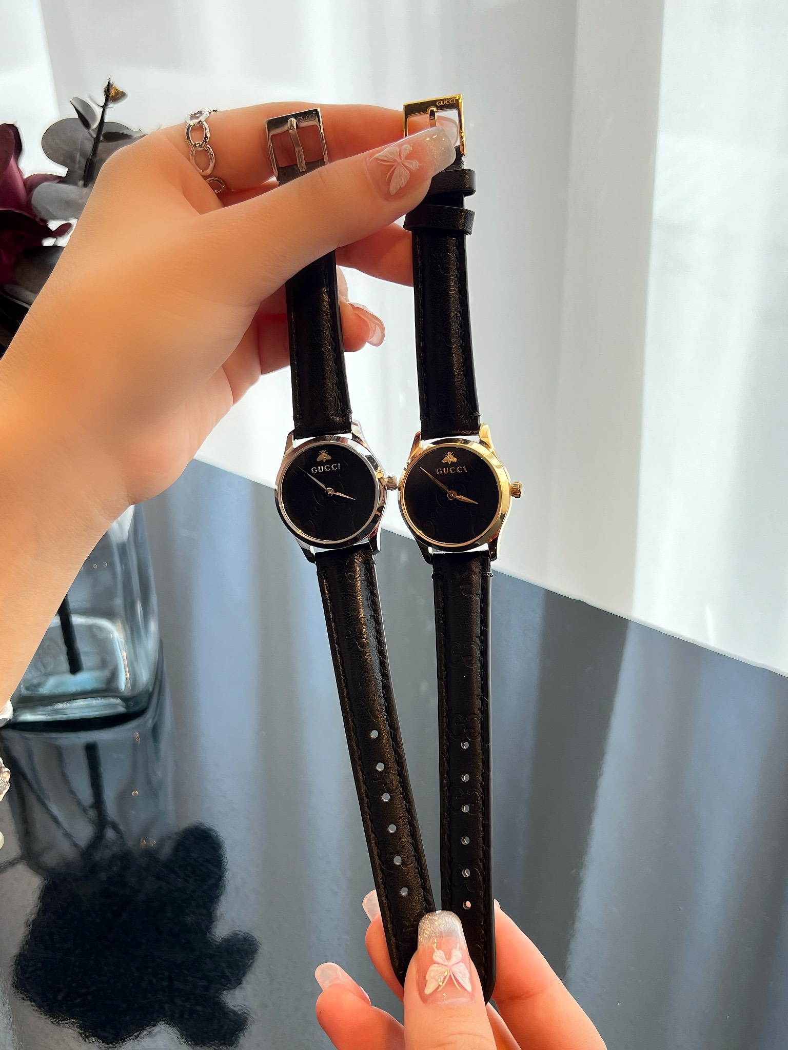Gucci高仿女錶黑色皮錶帶Timeless小錶面蜜蜂LOGO款| 10 Gucci高仿女錶黑色皮錶帶Timeless小錶面蜜蜂LOGO款
