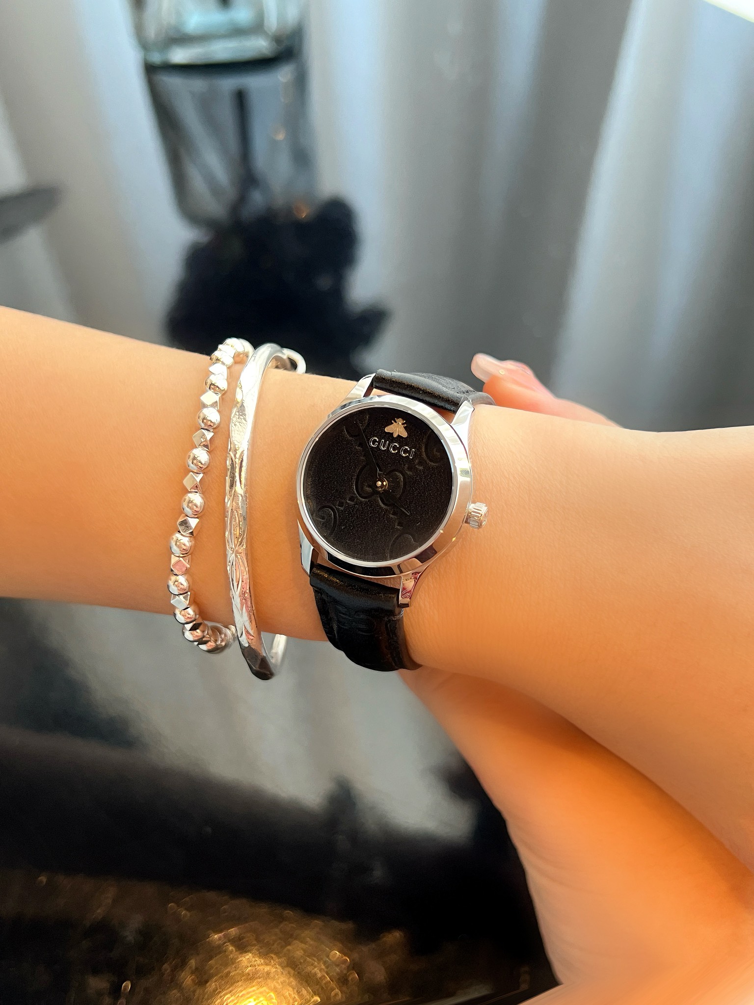 Gucci高仿女錶黑色皮錶帶Timeless小錶面蜜蜂LOGO款| 9 Gucci高仿女錶黑色皮錶帶Timeless小錶面蜜蜂LOGO款