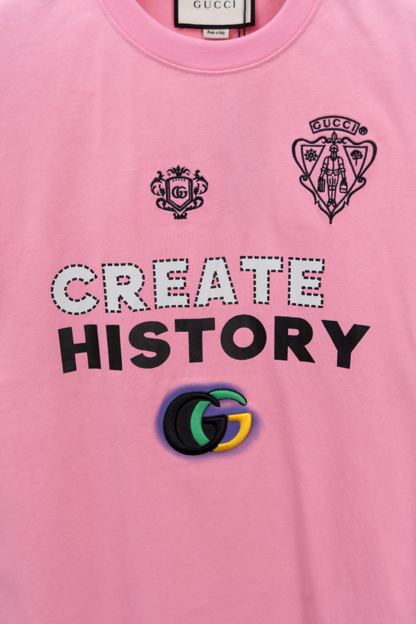 Gucci高仿短袖T恤 粉色款 Create History 繽紛字體刺繡| 9 Gucci高仿短袖T恤 粉色款 Create History 繽紛字體刺繡