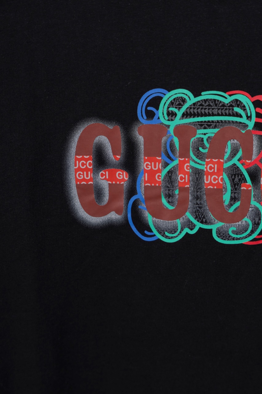 Gucci高仿男款黑色短袖 繽紛重疊GUCCI字樣刺繡設計| 9 Gucci高仿男款黑色短袖 繽紛重疊GUCCI字樣刺繡設計