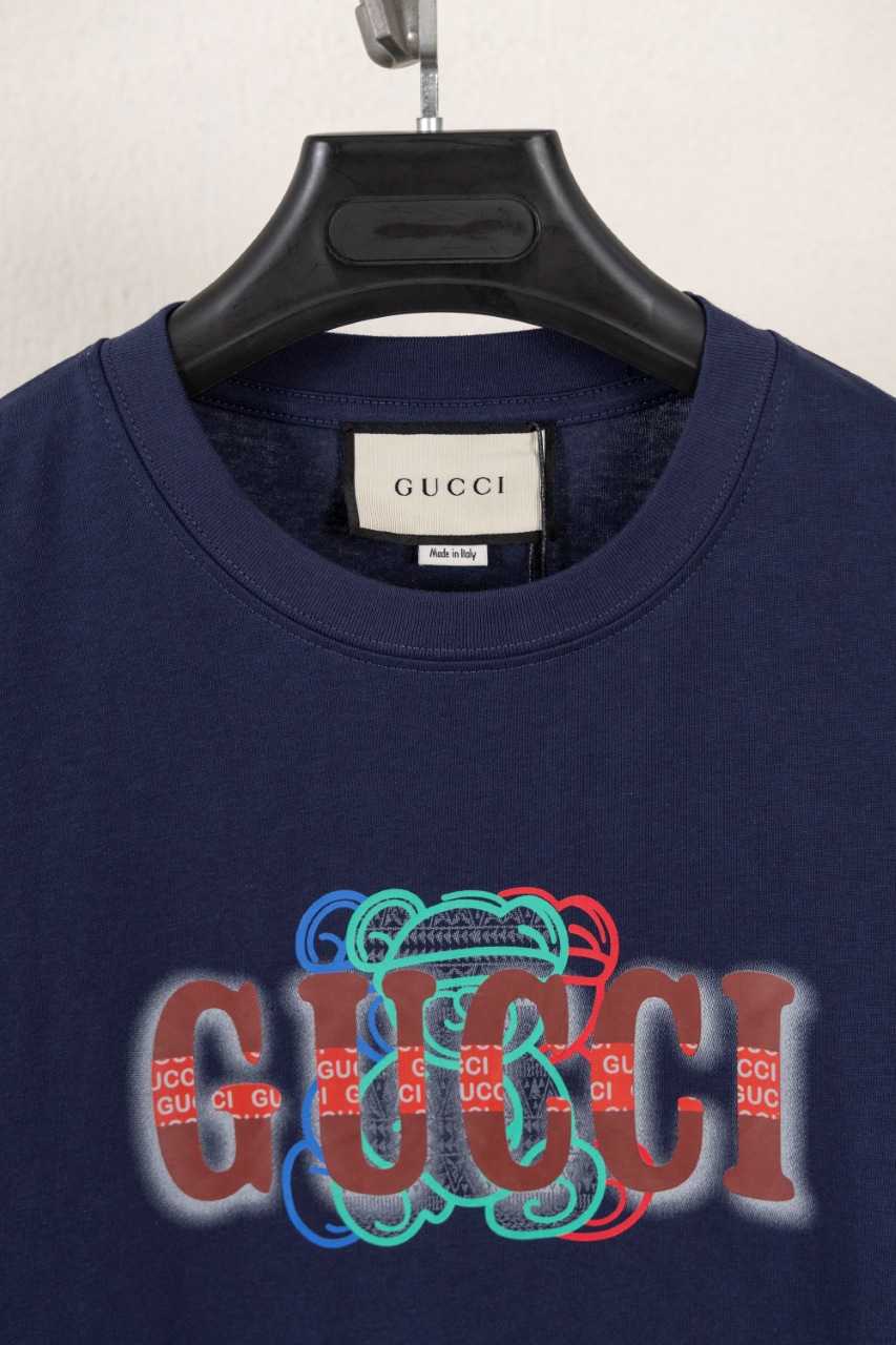 GucciA貨男款深藍短袖 潮流立體字LOGO 刺繡風格設計| 12 GucciA貨男款深藍短袖 潮流立體字LOGO 刺繡風格設計
