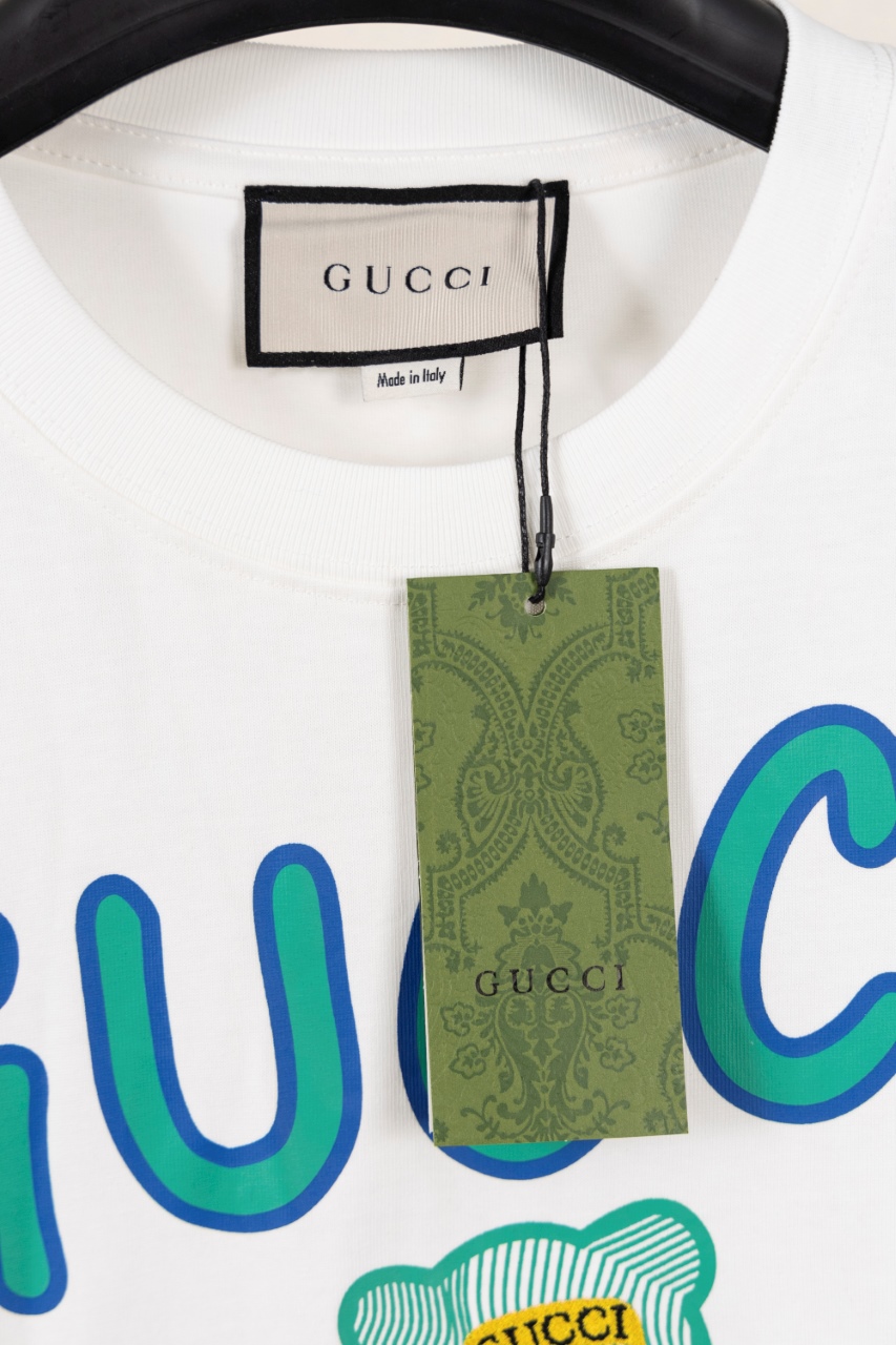 Gucci高仿短袖T恤 白色小熊GUCCI CLUB字樣刺繡款 甜酷風人氣單品| 12 Gucci高仿短袖T恤 白色小熊GUCCI CLUB字樣刺繡款 甜酷風人氣單品