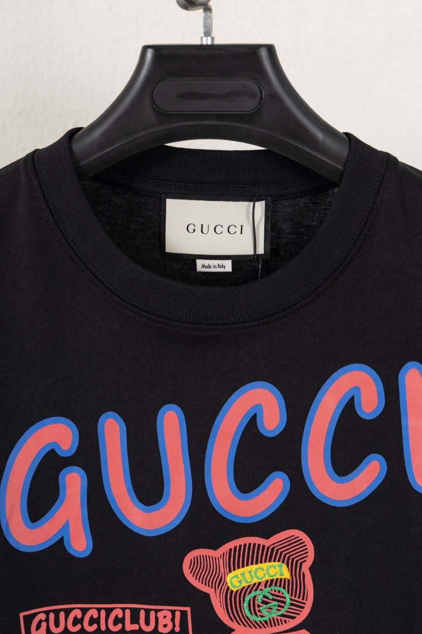 Gucci 高仿男士潮流短T 玩偶LOGO與配色點綴設計| 13 Gucci 高仿男士潮流短T 玩偶LOGO與配色點綴設計