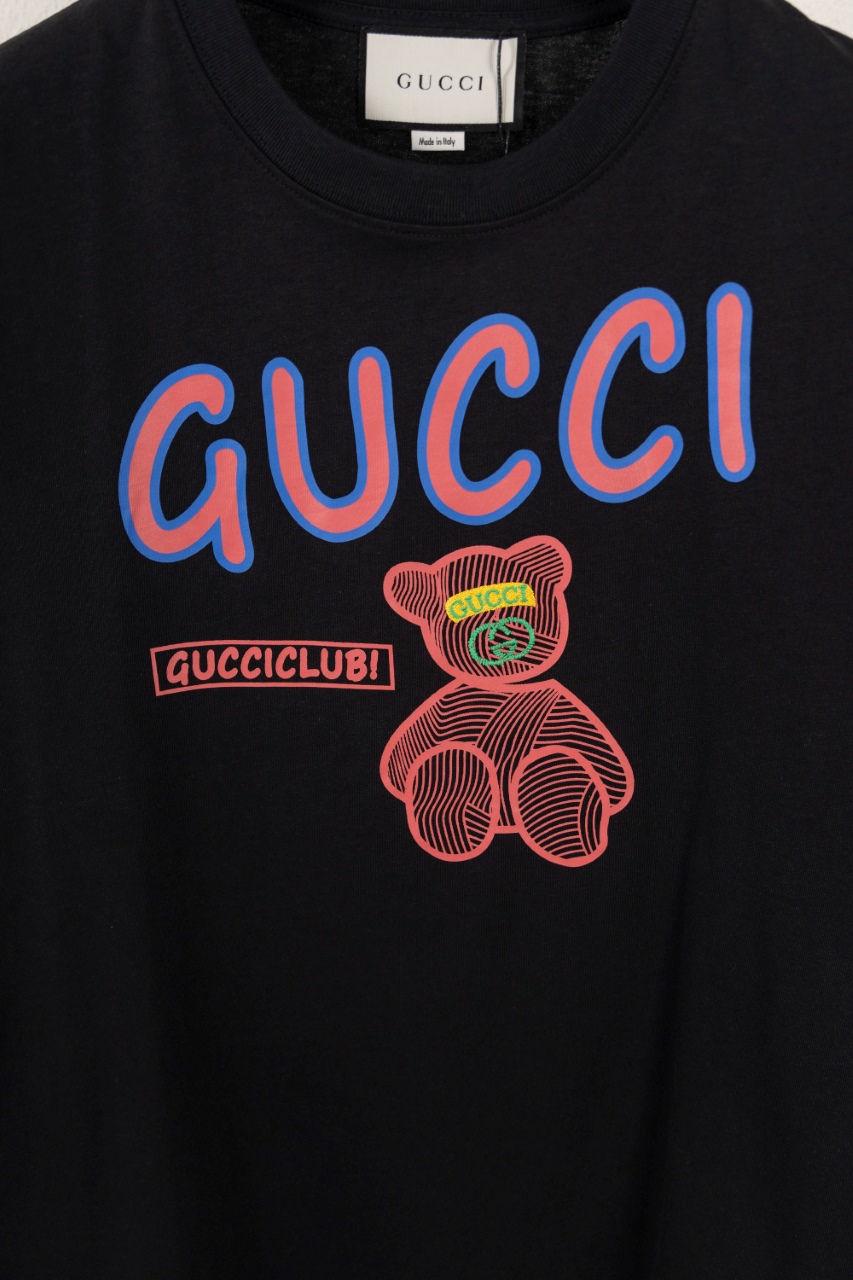 Gucci 高仿男士潮流短T 玩偶LOGO與配色點綴設計| 9 Gucci 高仿男士潮流短T 玩偶LOGO與配色點綴設計